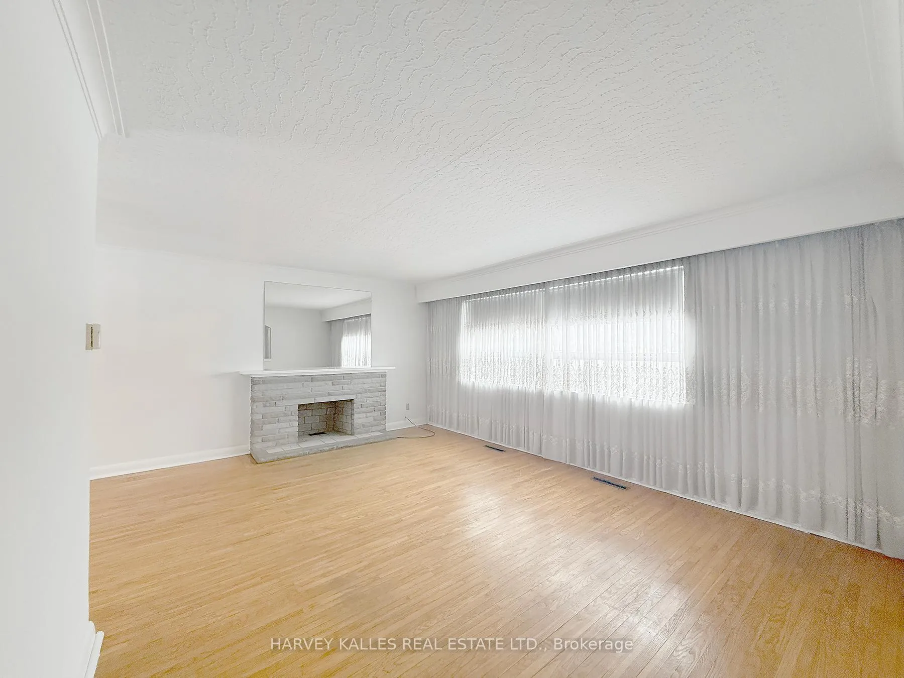 Photo 3 of 214 Dixon Road, Etobicoke, Kingsview Village-The Westway — HOMEH