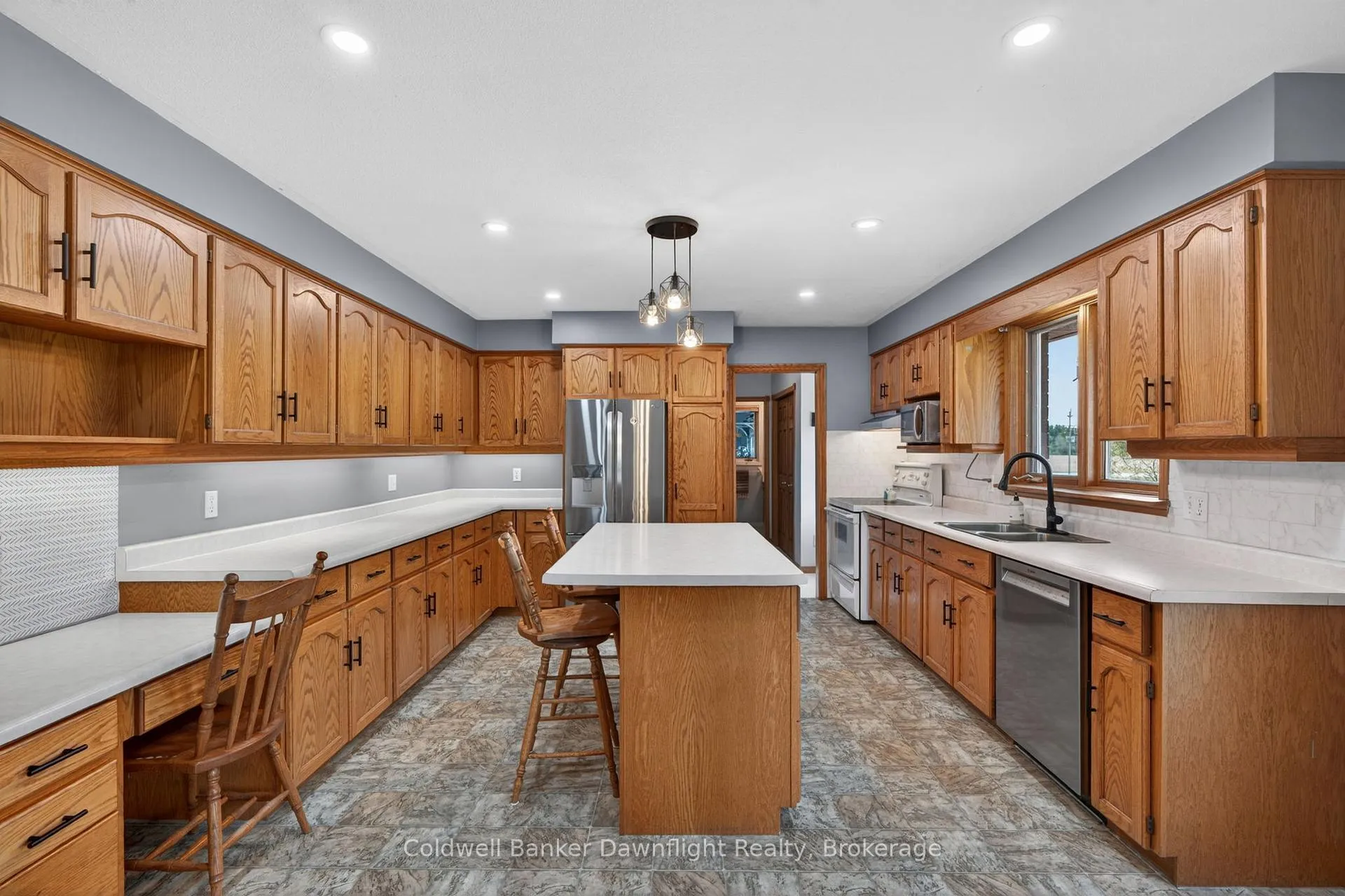 Photo 12 of 42633 Moncrieff Road, Morris Turnberry, Morris — HOMEH