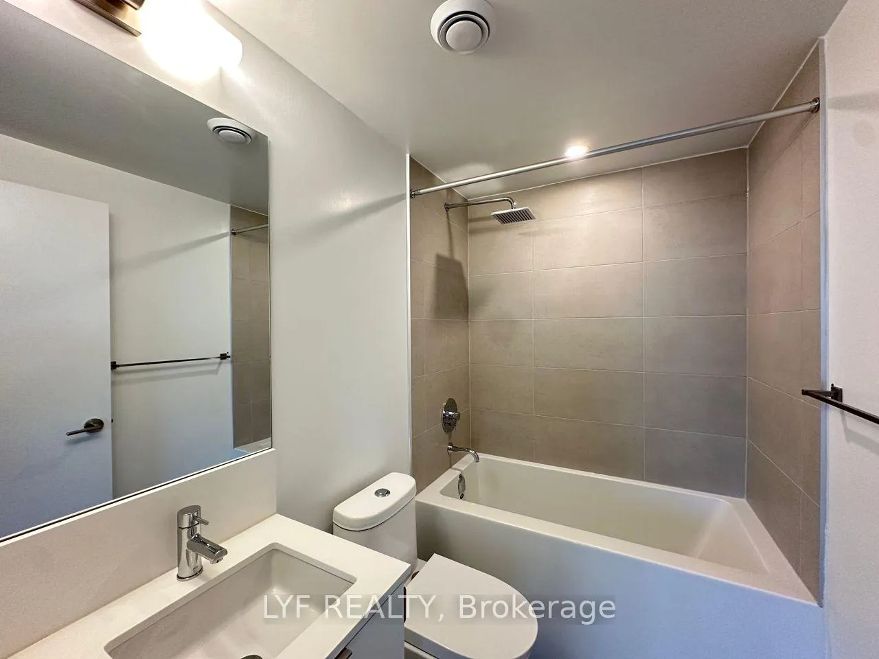 Photo 8 of Unit 4810, 8 Wellesley Street W, Toronto, Bay Street Corridor — HOMEH