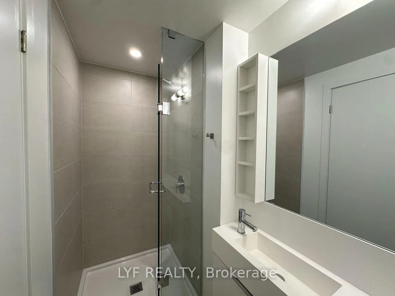 Photo 11 of Unit 4810, 8 Wellesley Street W, Toronto, Bay Street Corridor — HOMEH
