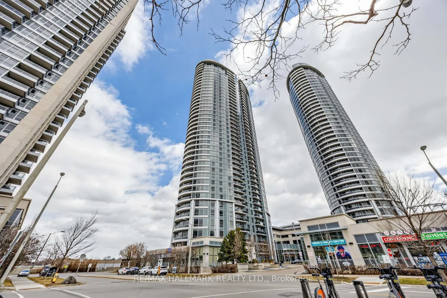 Front of Unit 3918, 135 Village Green Square