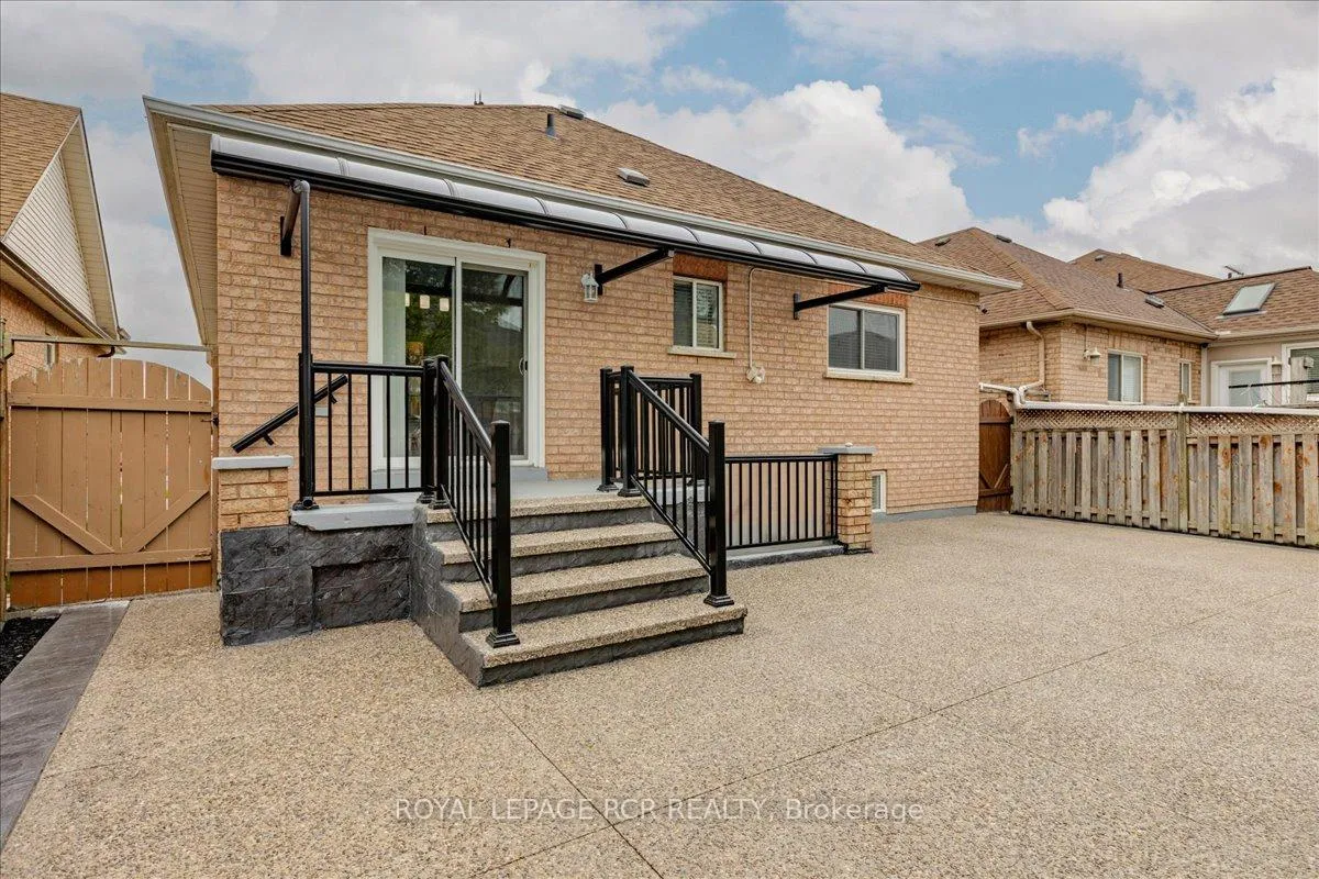 Photo 30 of 293 Van Kirk Drive, Brampton, Northwest Sandalwood Parkway — HOMEH