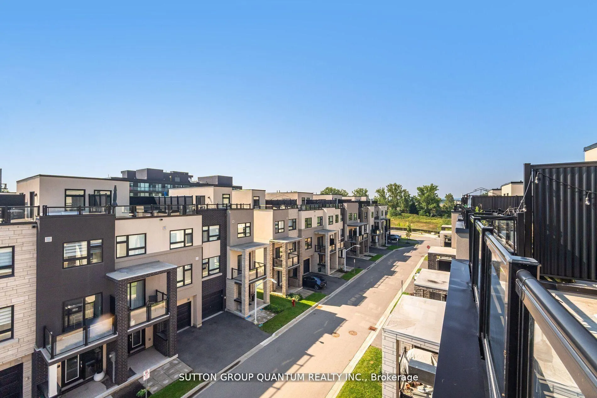 Photo 2 of Unit 19, 1121 Cooke Boulevard, Burlington, LaSalle — HOMEH