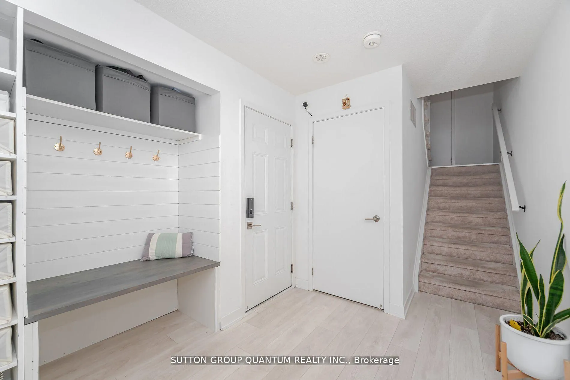 Photo 3 of Unit 19, 1121 Cooke Boulevard, Burlington, LaSalle — HOMEH