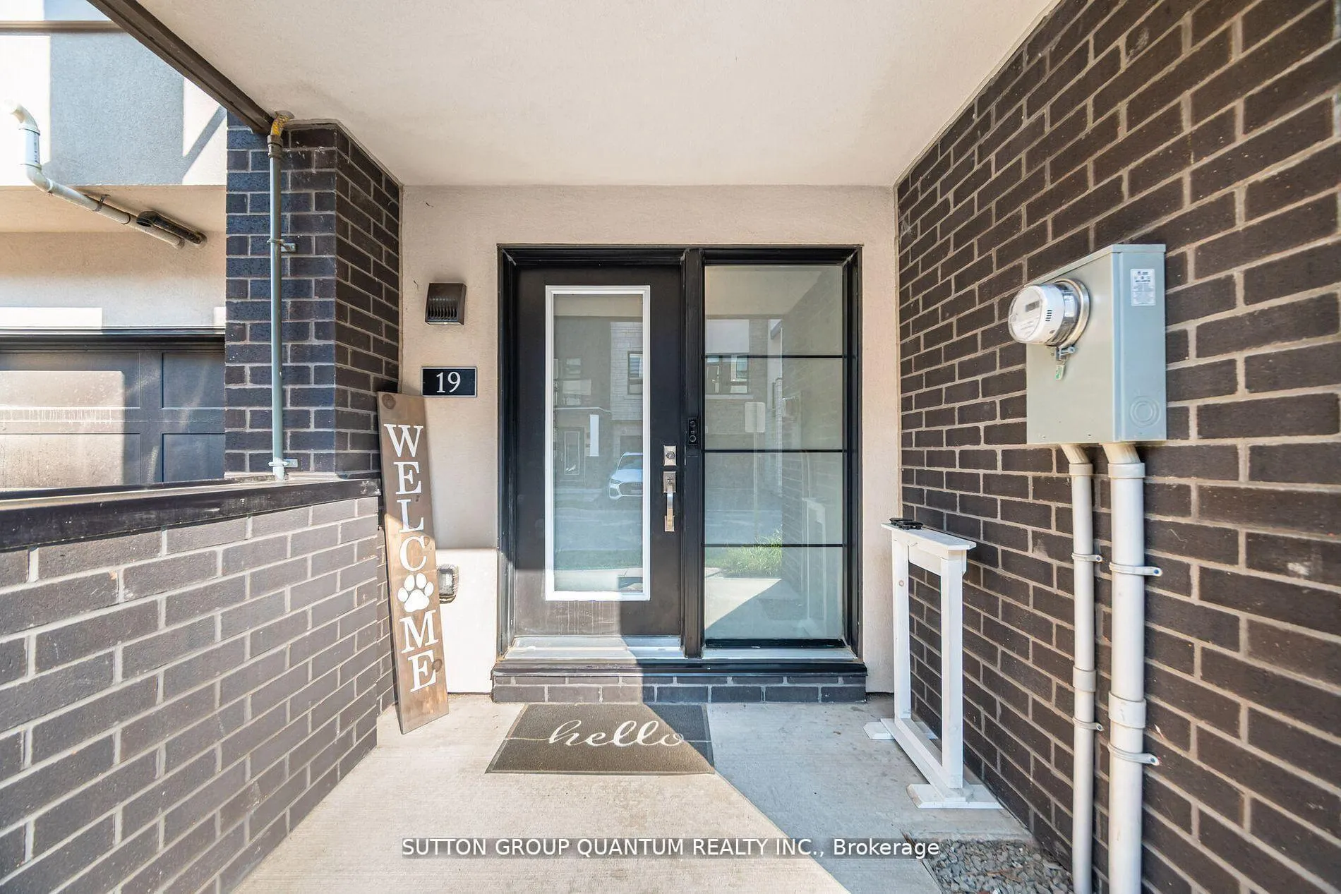 Photo 4 of Unit 19, 1121 Cooke Boulevard, Burlington, LaSalle — HOMEH