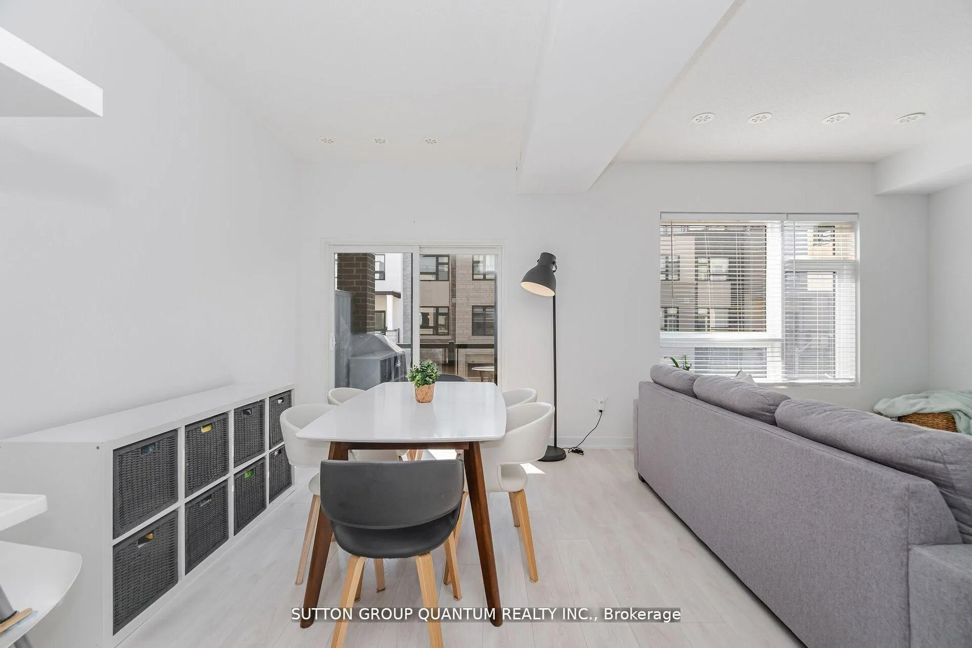 Photo 5 of Unit 19, 1121 Cooke Boulevard, Burlington, LaSalle — HOMEH