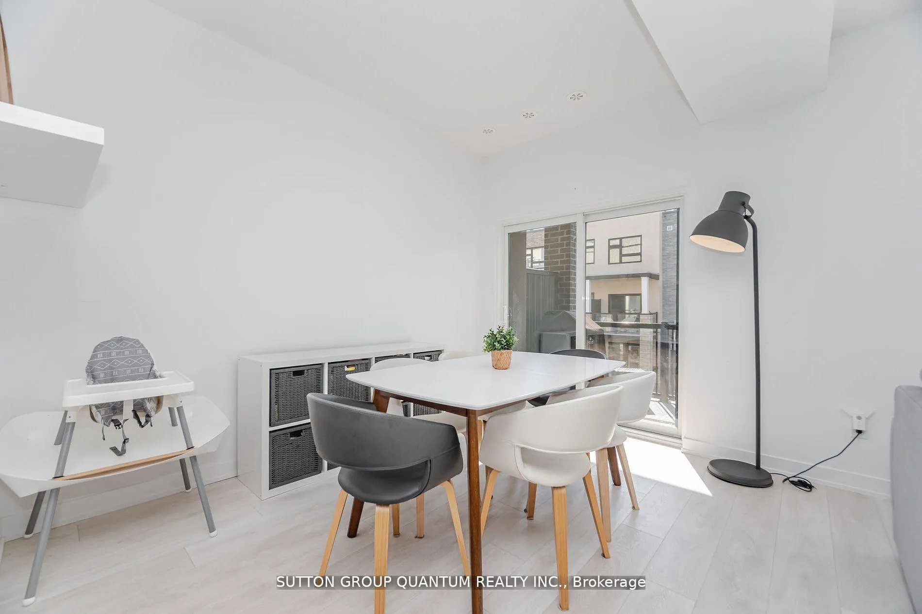 Photo 9 of Unit 19, 1121 Cooke Boulevard, Burlington, LaSalle — HOMEH