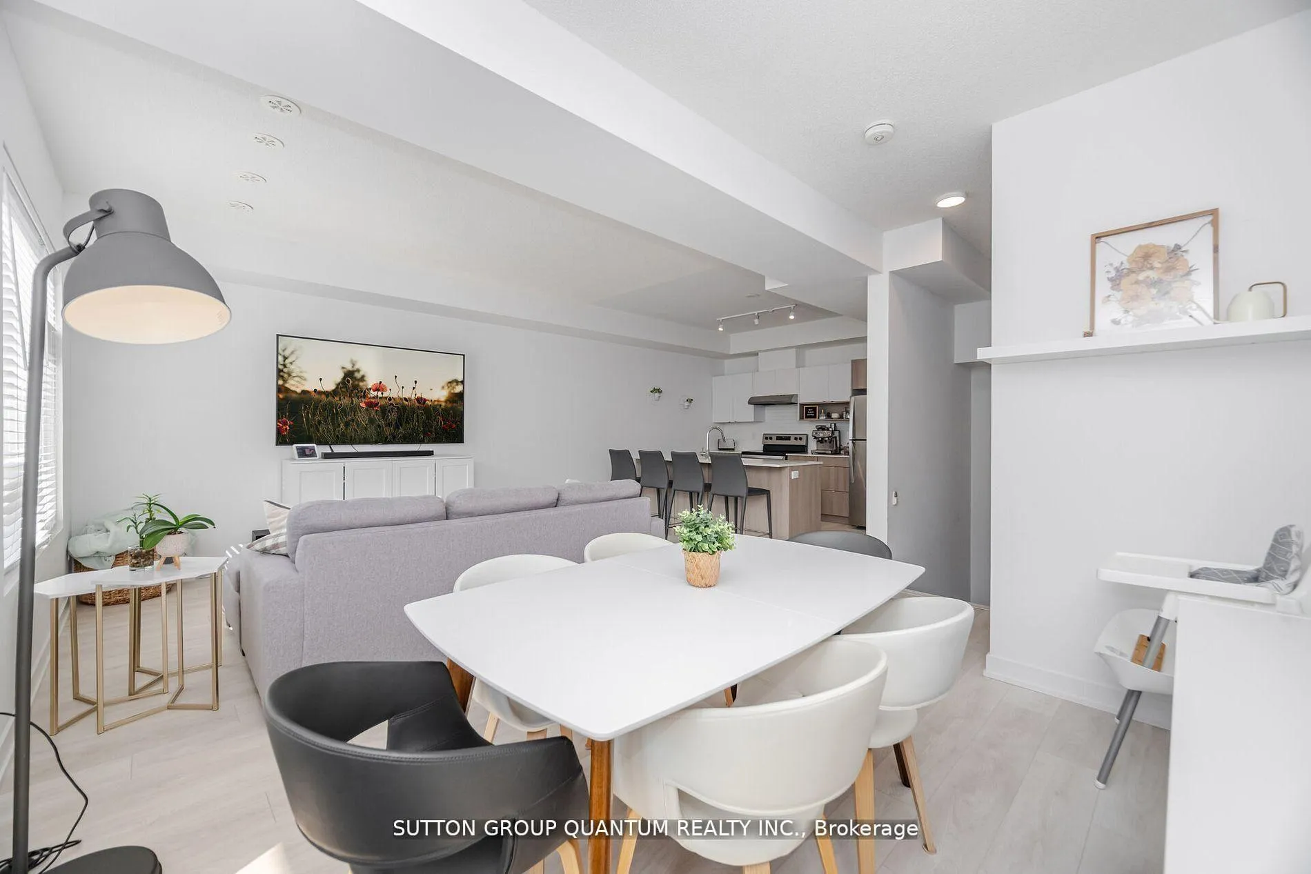 Photo 10 of Unit 19, 1121 Cooke Boulevard, Burlington, LaSalle — HOMEH