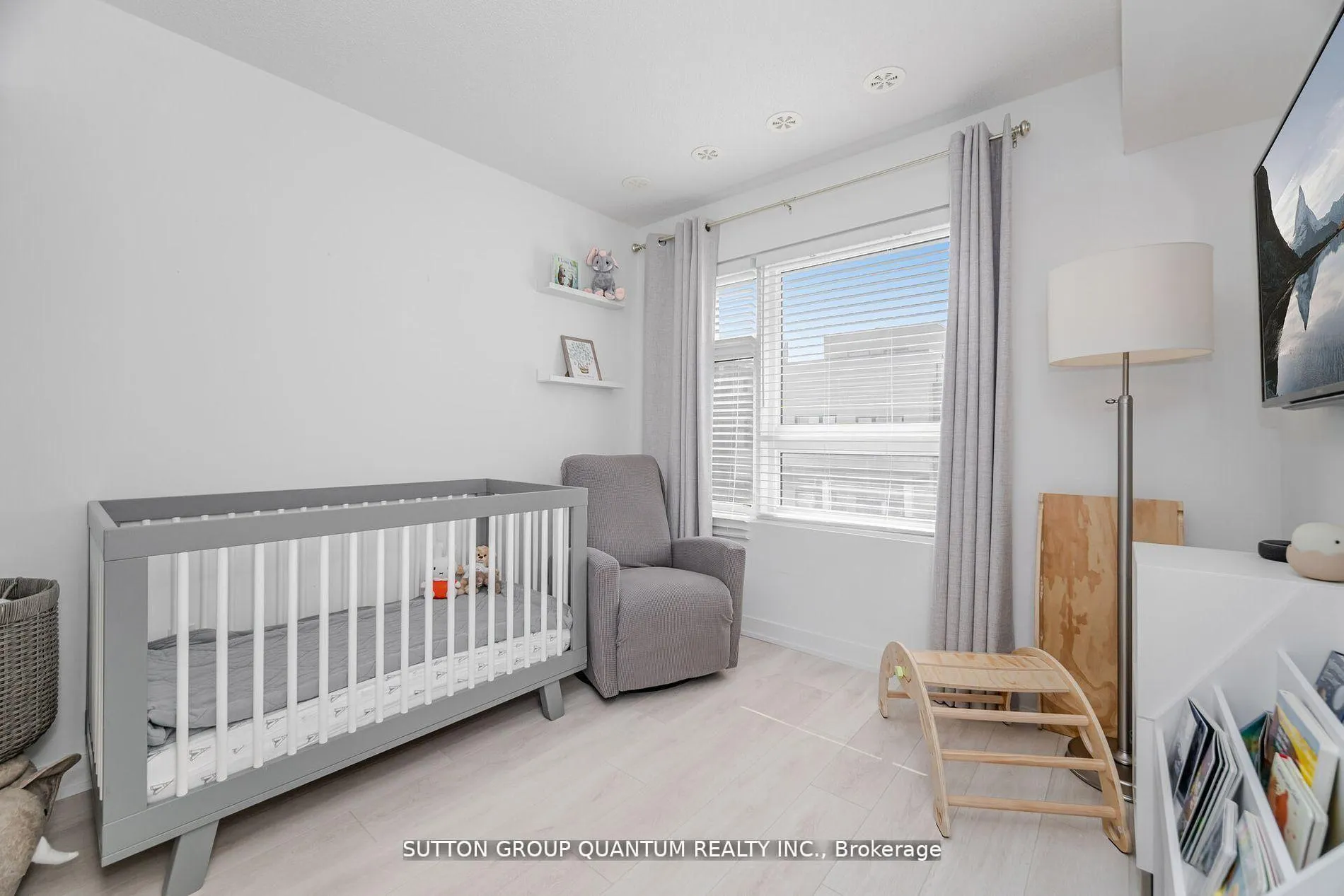 Photo 17 of Unit 19, 1121 Cooke Boulevard, Burlington, LaSalle — HOMEH