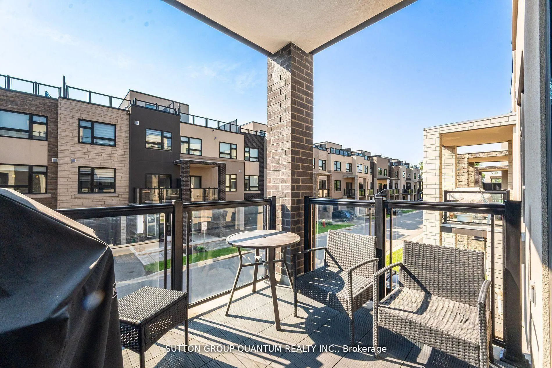 Photo 19 of Unit 19, 1121 Cooke Boulevard, Burlington, LaSalle — HOMEH