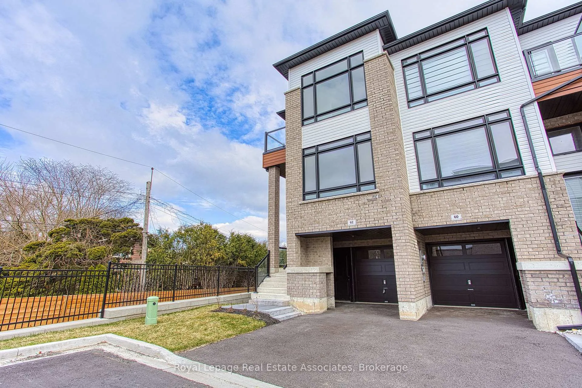 Photo 2 of 62 Sidney Rose Common, St. Catharines, Glendale/Glenridge — HOMEH
