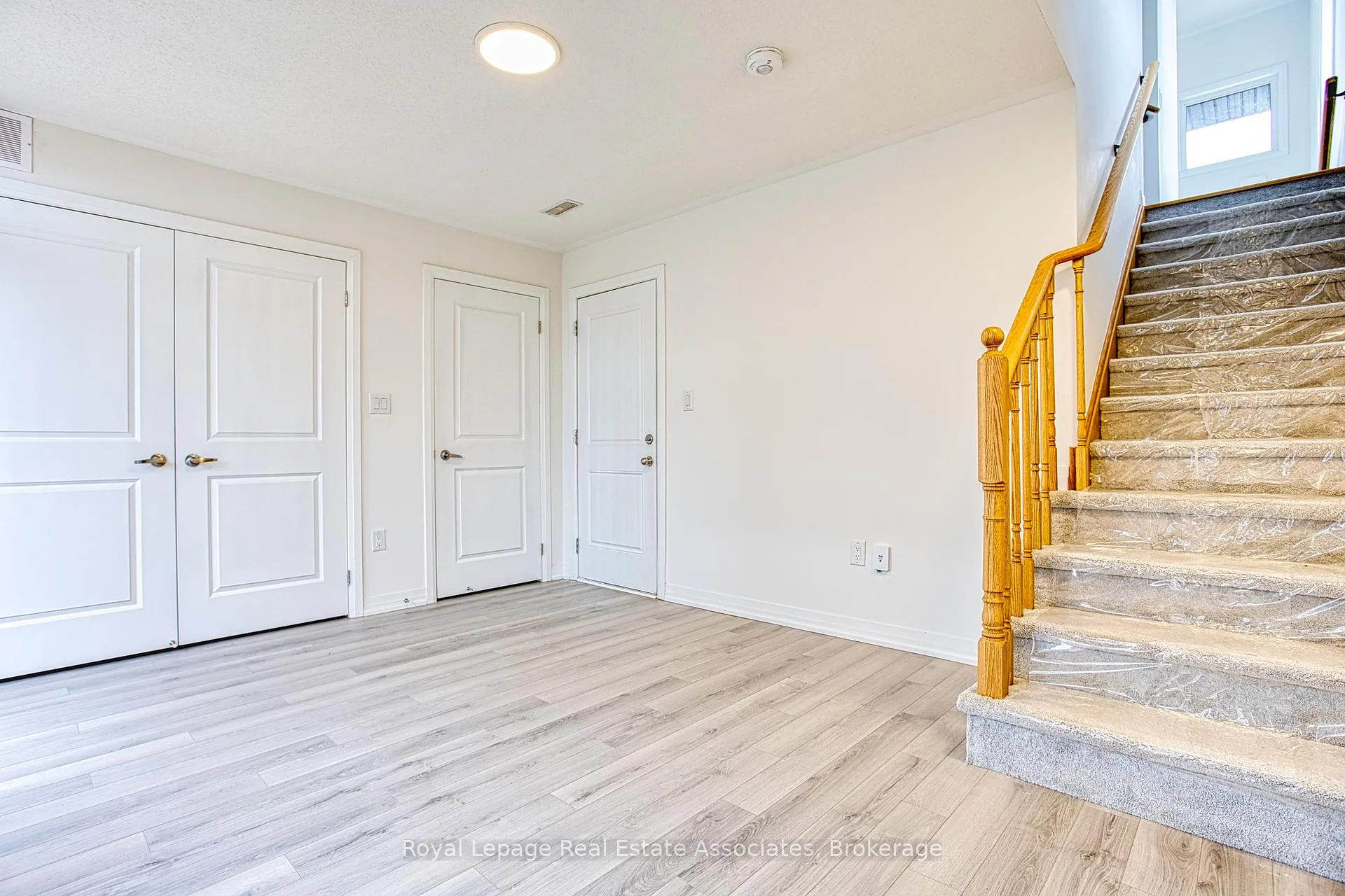 Photo 4 of 62 Sidney Rose Common, St. Catharines, Glendale/Glenridge — HOMEH