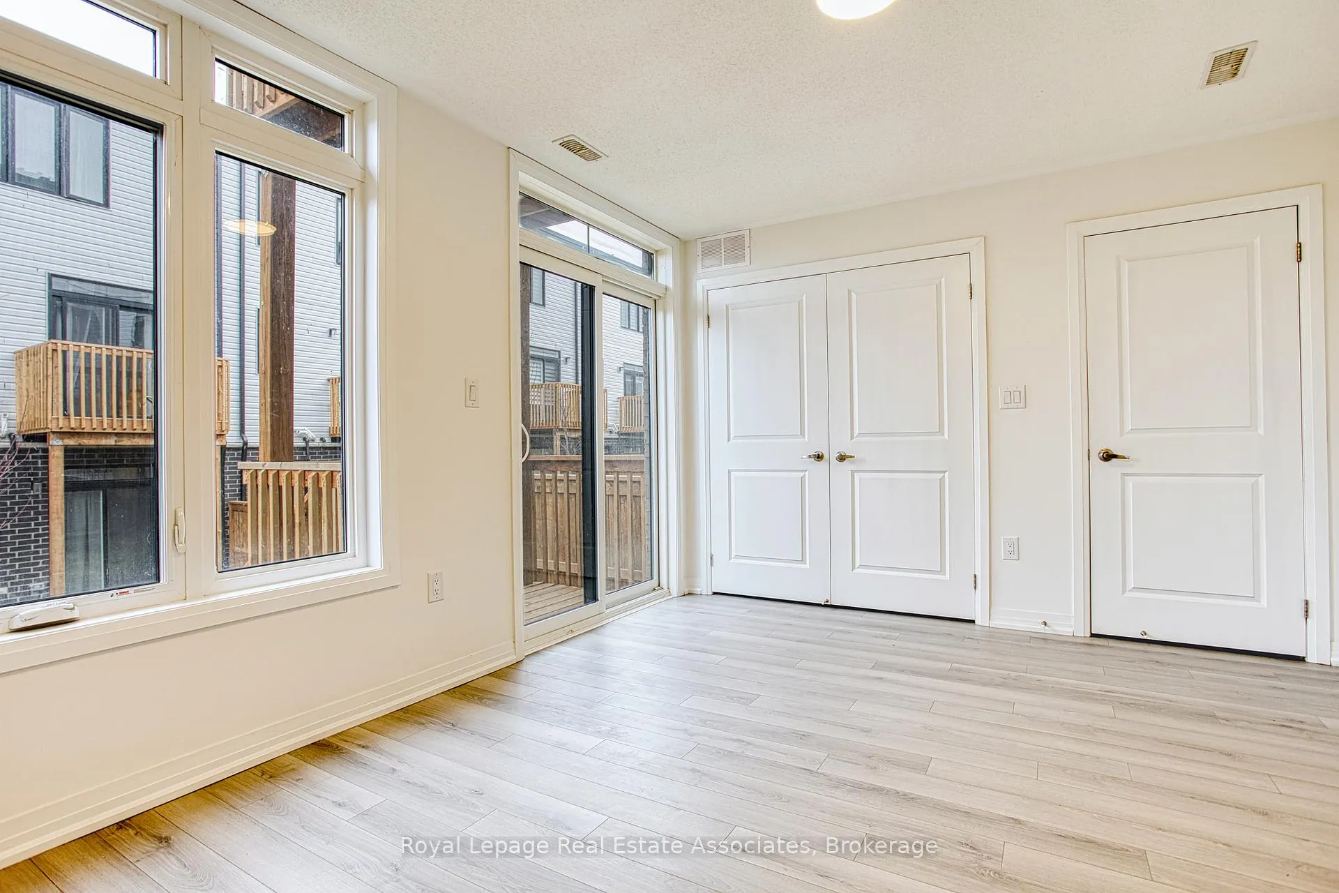 Photo 5 of 62 Sidney Rose Common, St. Catharines, Glendale/Glenridge — HOMEH