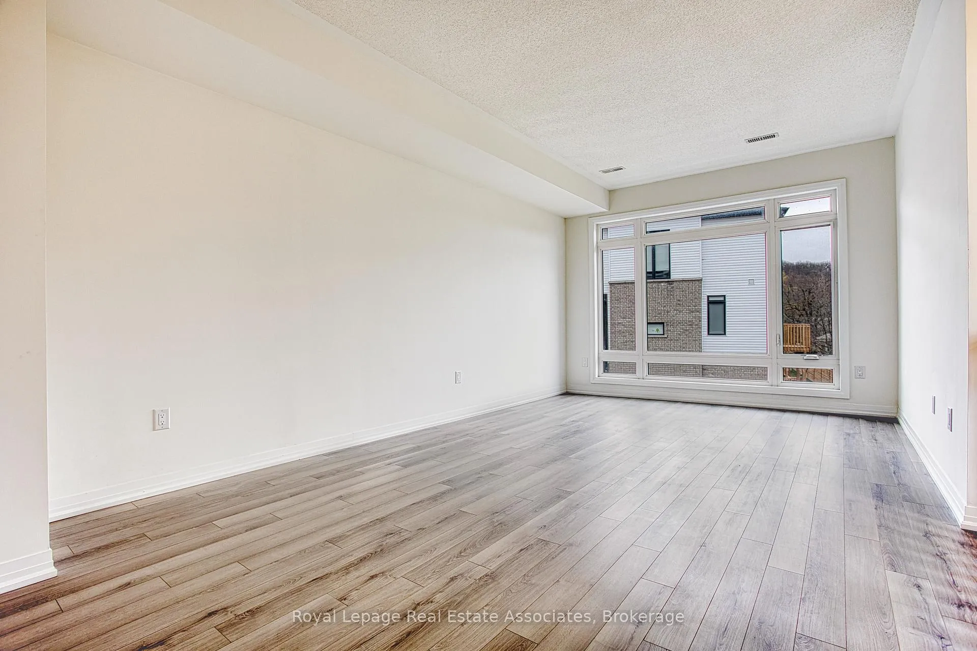 Photo 8 of 62 Sidney Rose Common, St. Catharines, Glendale/Glenridge — HOMEH