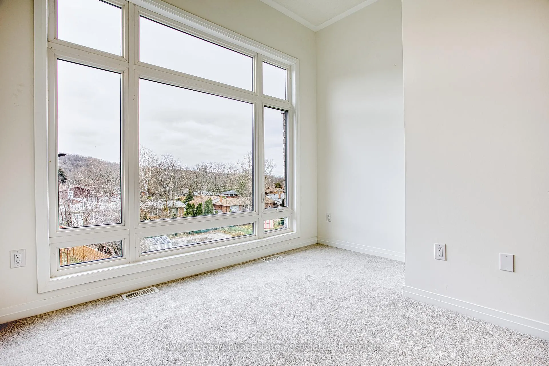 Photo 22 of 62 Sidney Rose Common, St. Catharines, Glendale/Glenridge — HOMEH