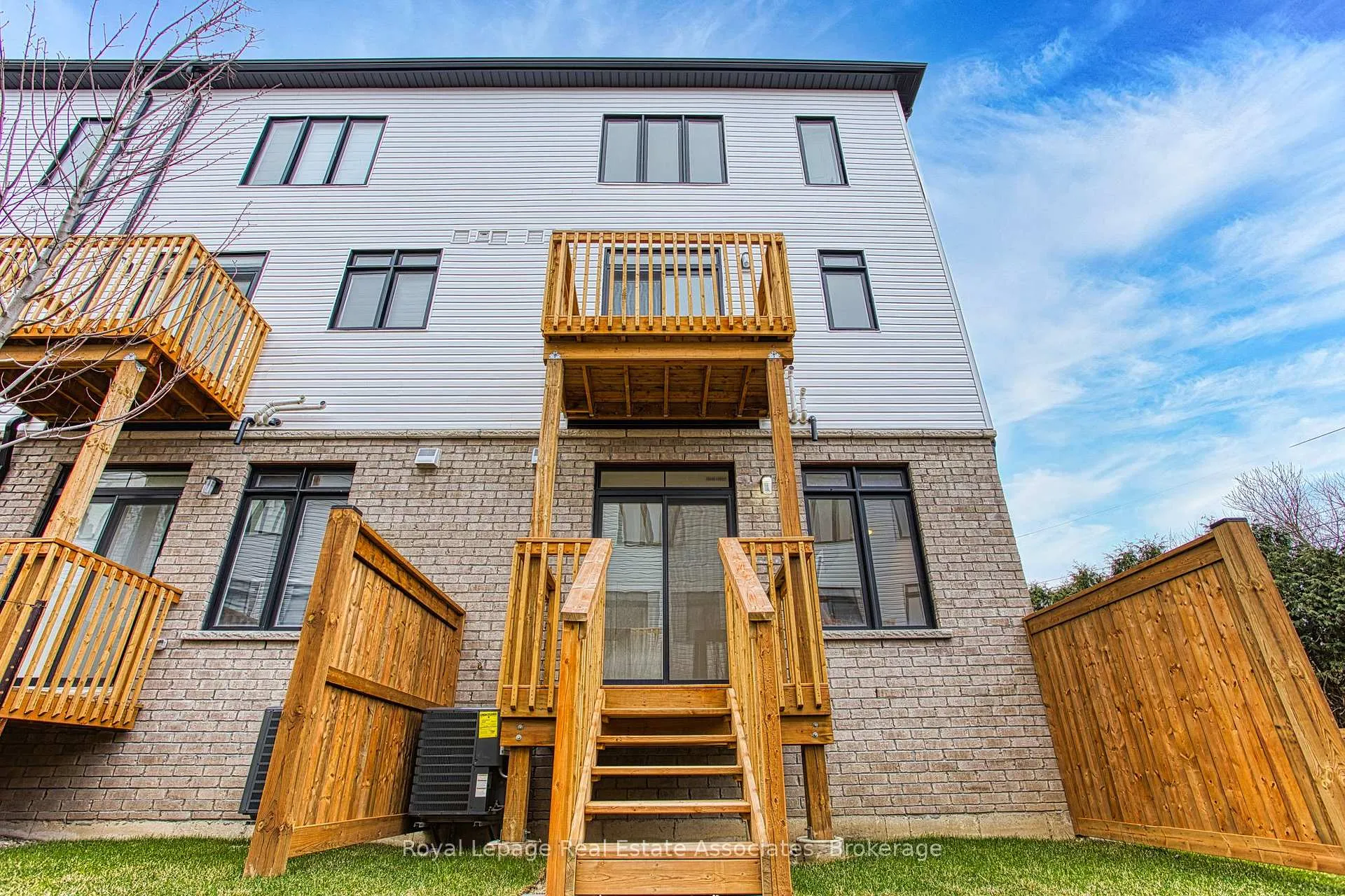 Photo 36 of 62 Sidney Rose Common, St. Catharines, Glendale/Glenridge — HOMEH