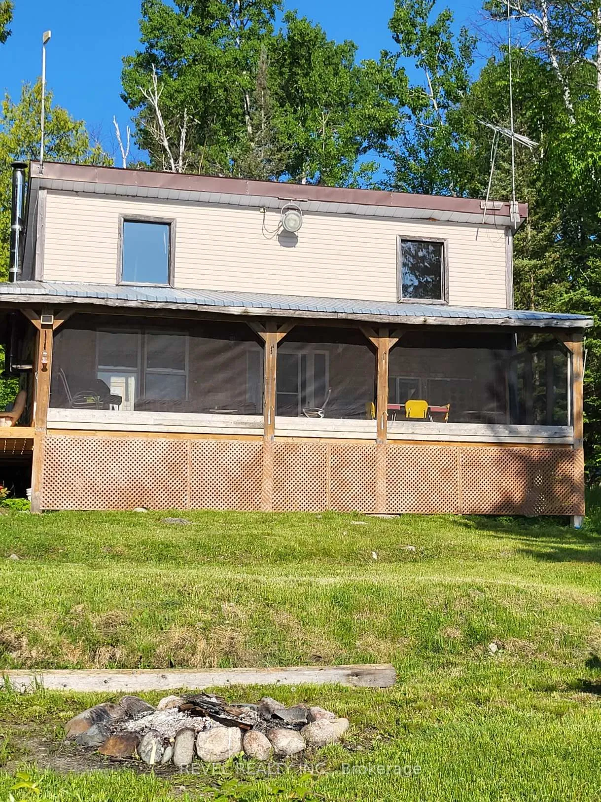 Front of 36 Horwood Cottager Rd