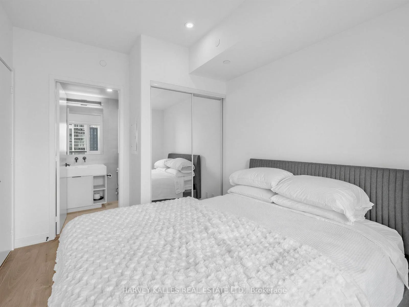 Photo 21 of Unit 4007, 108 Peter Street, Toronto, Waterfront Communities — HOMEH
