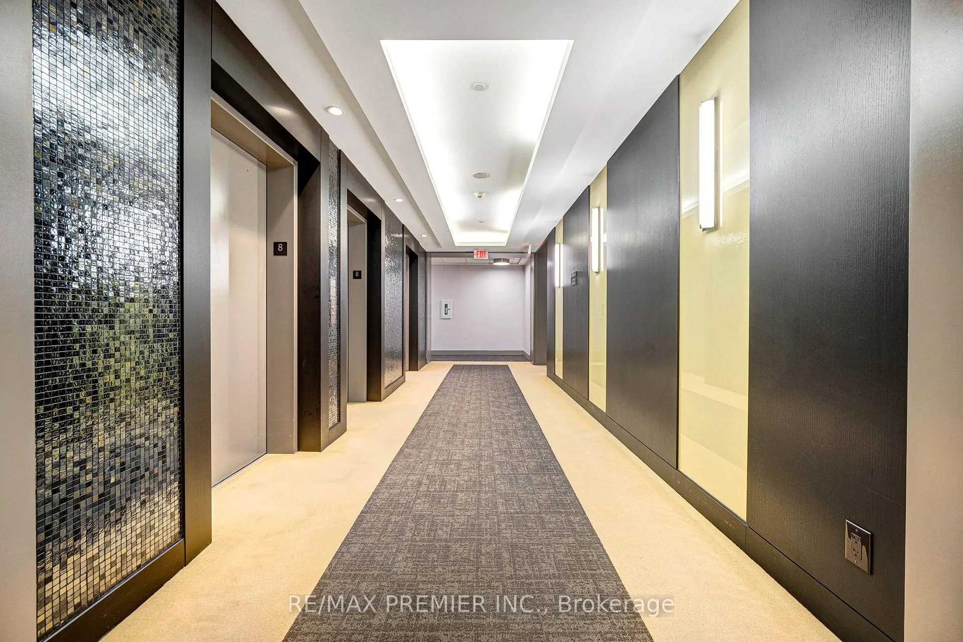 Photo 4 of Unit 810, 2 Old Mill Drive, Toronto, High Park-Swansea — HOMEH