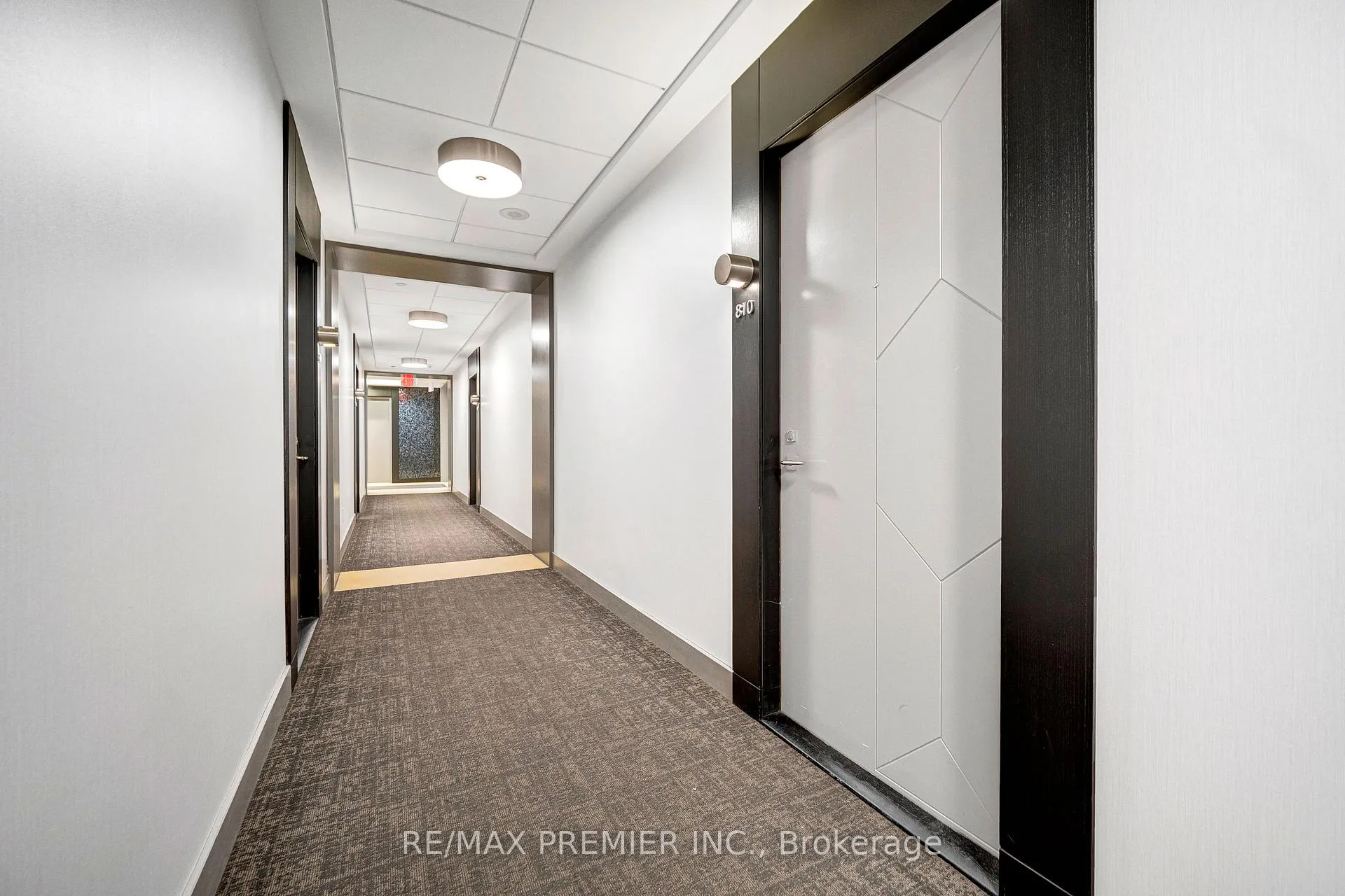 Photo 5 of Unit 810, 2 Old Mill Drive, Toronto, High Park-Swansea — HOMEH