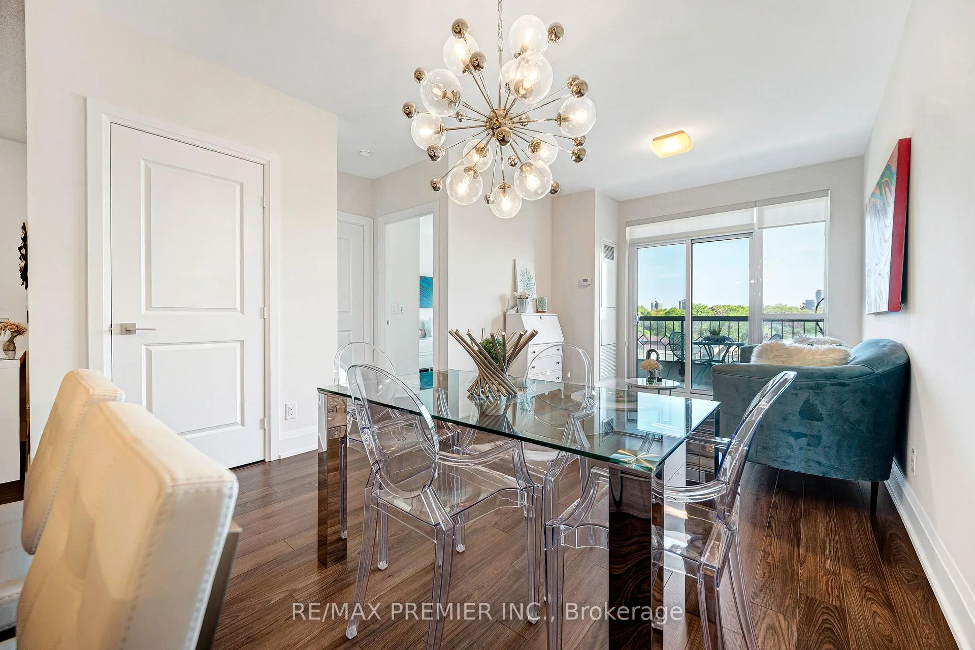 Photo 15 of Unit 810, 2 Old Mill Drive, Toronto, High Park-Swansea — HOMEH