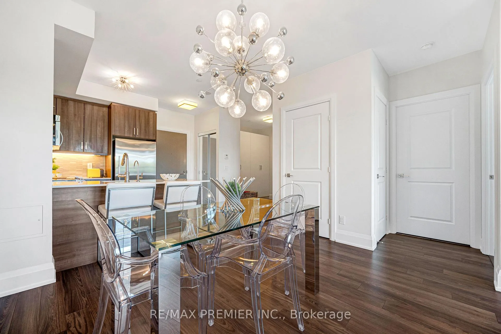 Photo 17 of Unit 810, 2 Old Mill Drive, Toronto, High Park-Swansea — HOMEH