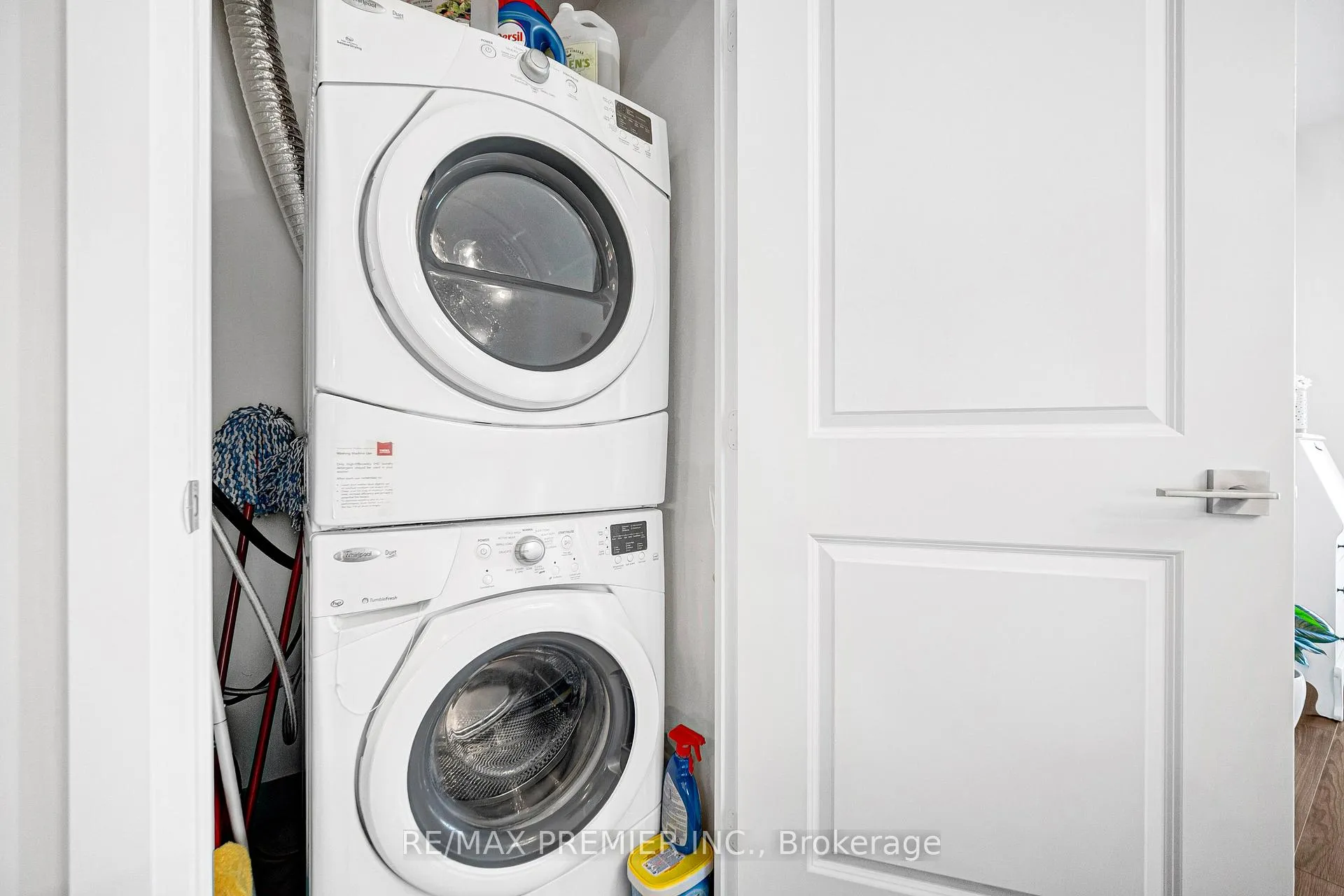 Photo 24 of Unit 810, 2 Old Mill Drive, Toronto, High Park-Swansea — HOMEH