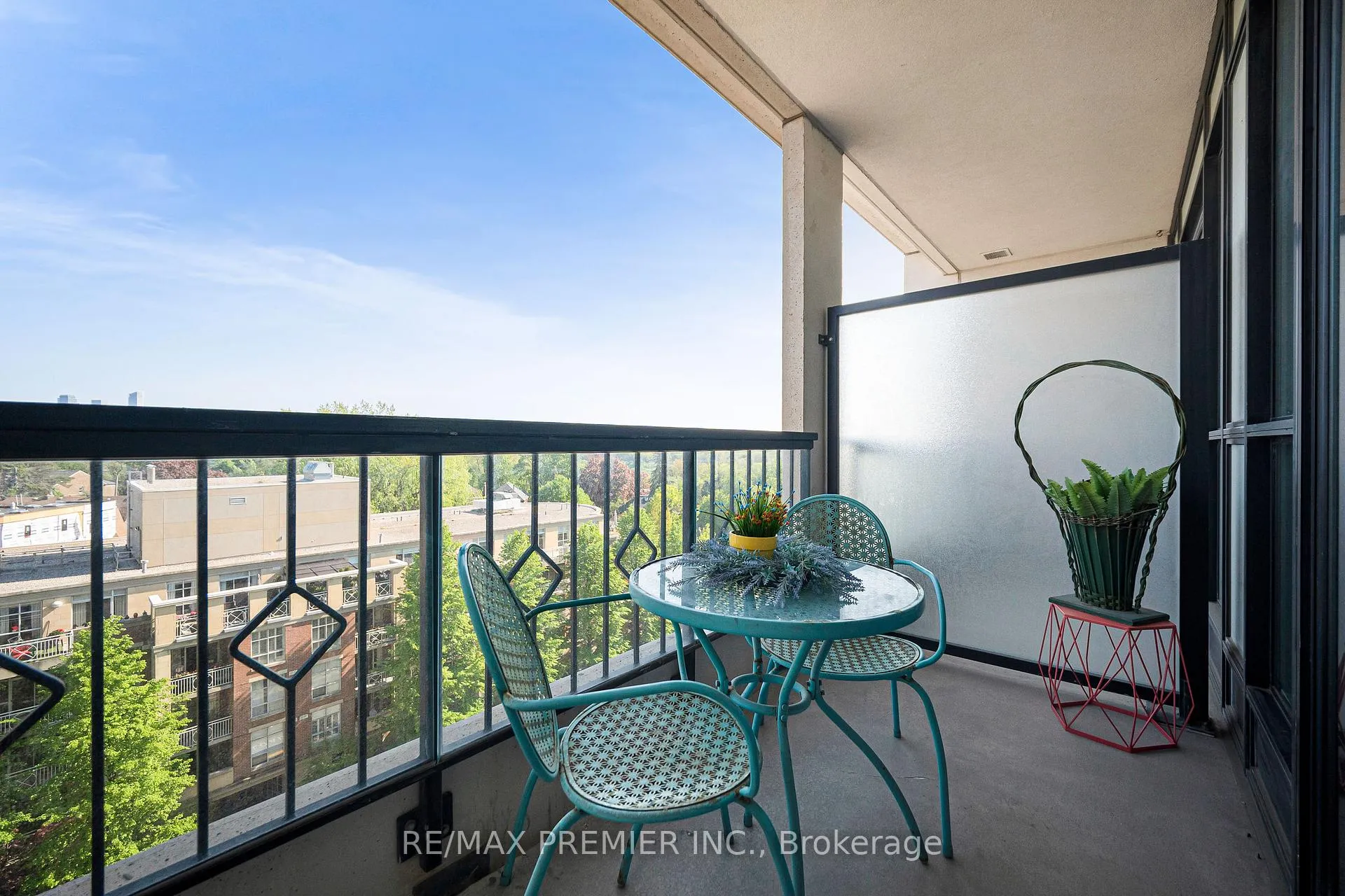 Photo 30 of Unit 810, 2 Old Mill Drive, Toronto, High Park-Swansea — HOMEH