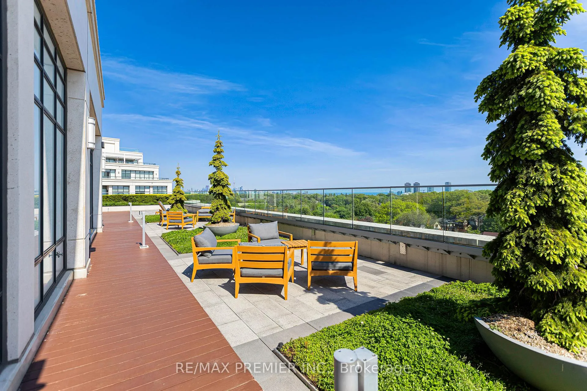 Photo 34 of Unit 810, 2 Old Mill Drive, Toronto, High Park-Swansea — HOMEH