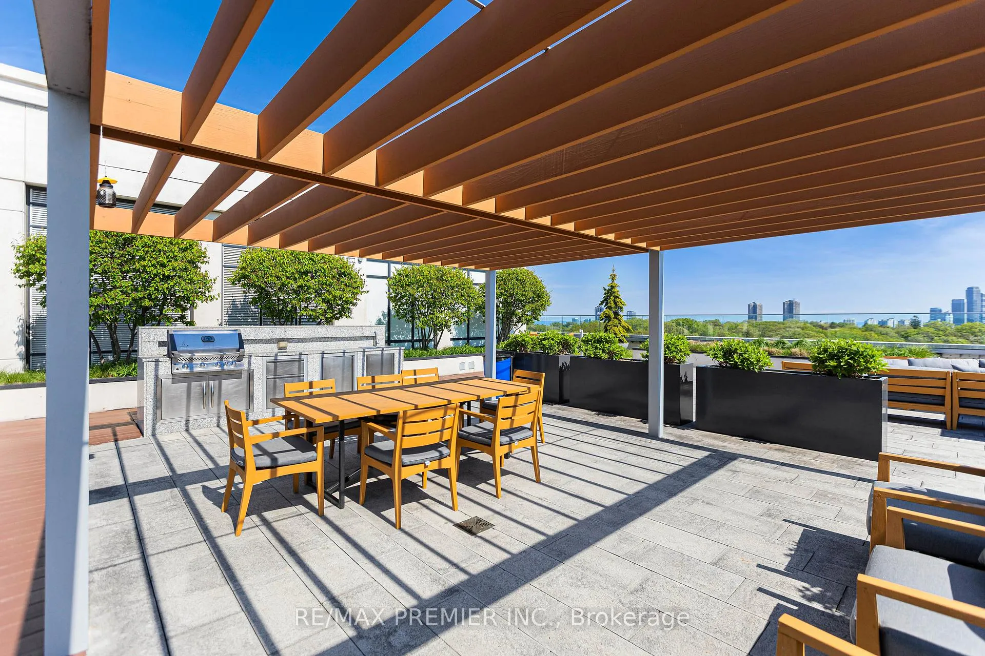 Photo 36 of Unit 810, 2 Old Mill Drive, Toronto, High Park-Swansea — HOMEH