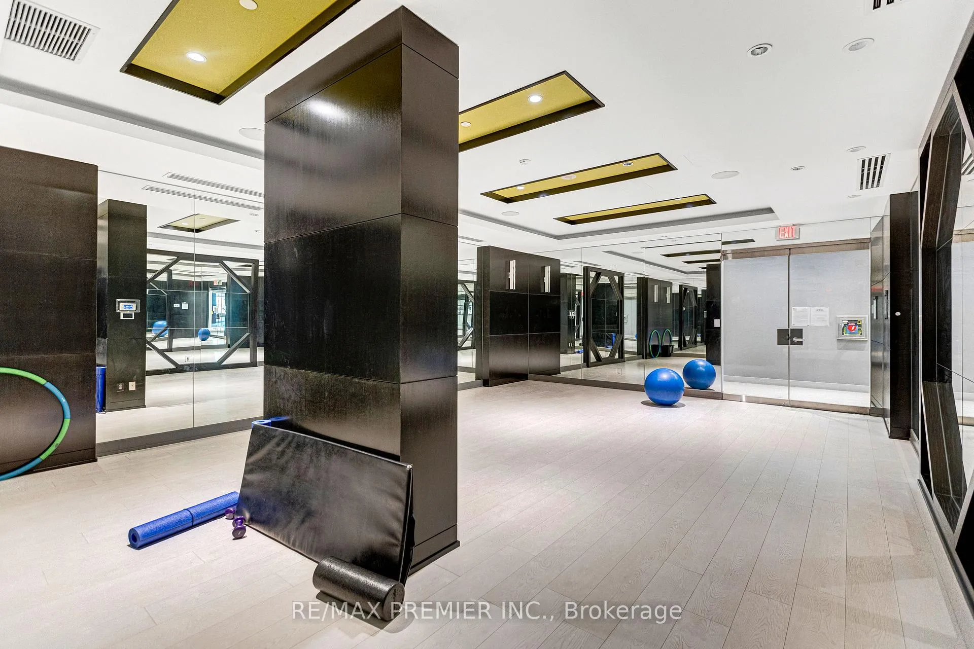Photo 42 of Unit 810, 2 Old Mill Drive, Toronto, High Park-Swansea — HOMEH