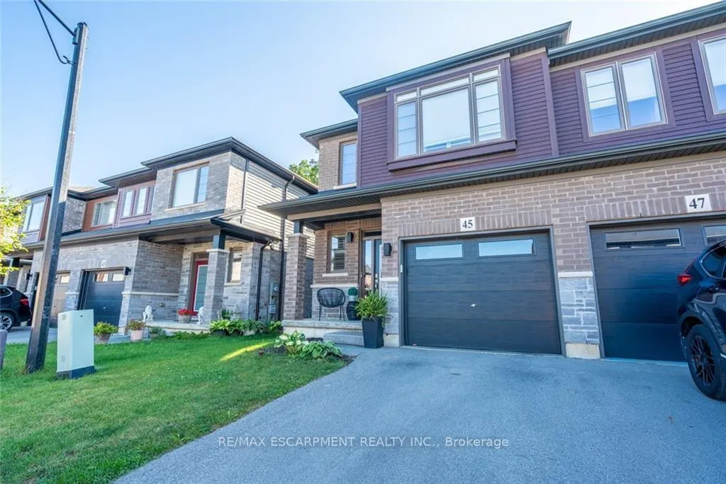 Photo 3 of 45 Burley Lane, Hamilton, Meadowlands — HOMEH