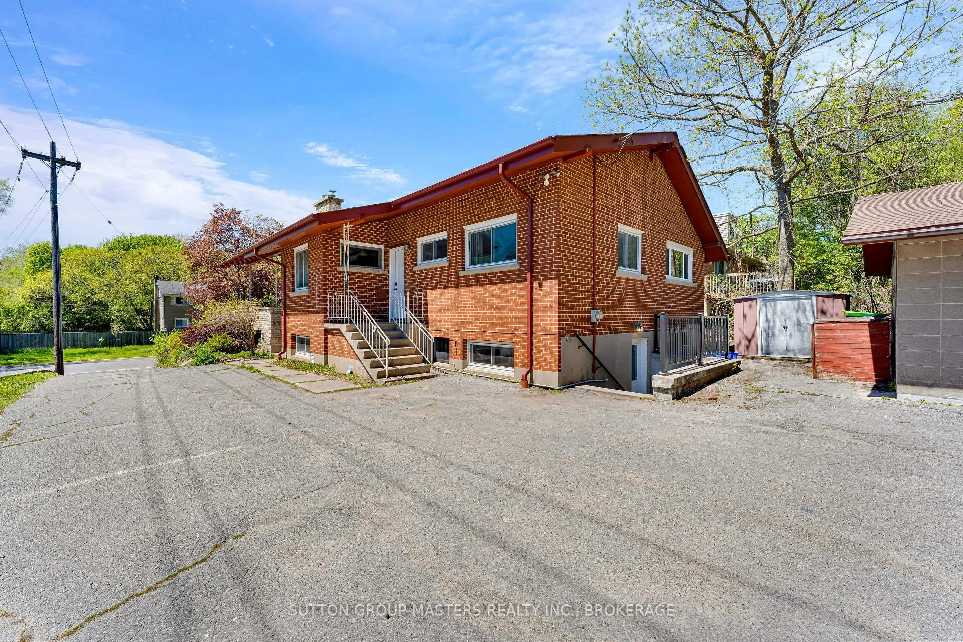 Photo 2 of 215 Yonge Street, Kingston, Central City West — HOMEH