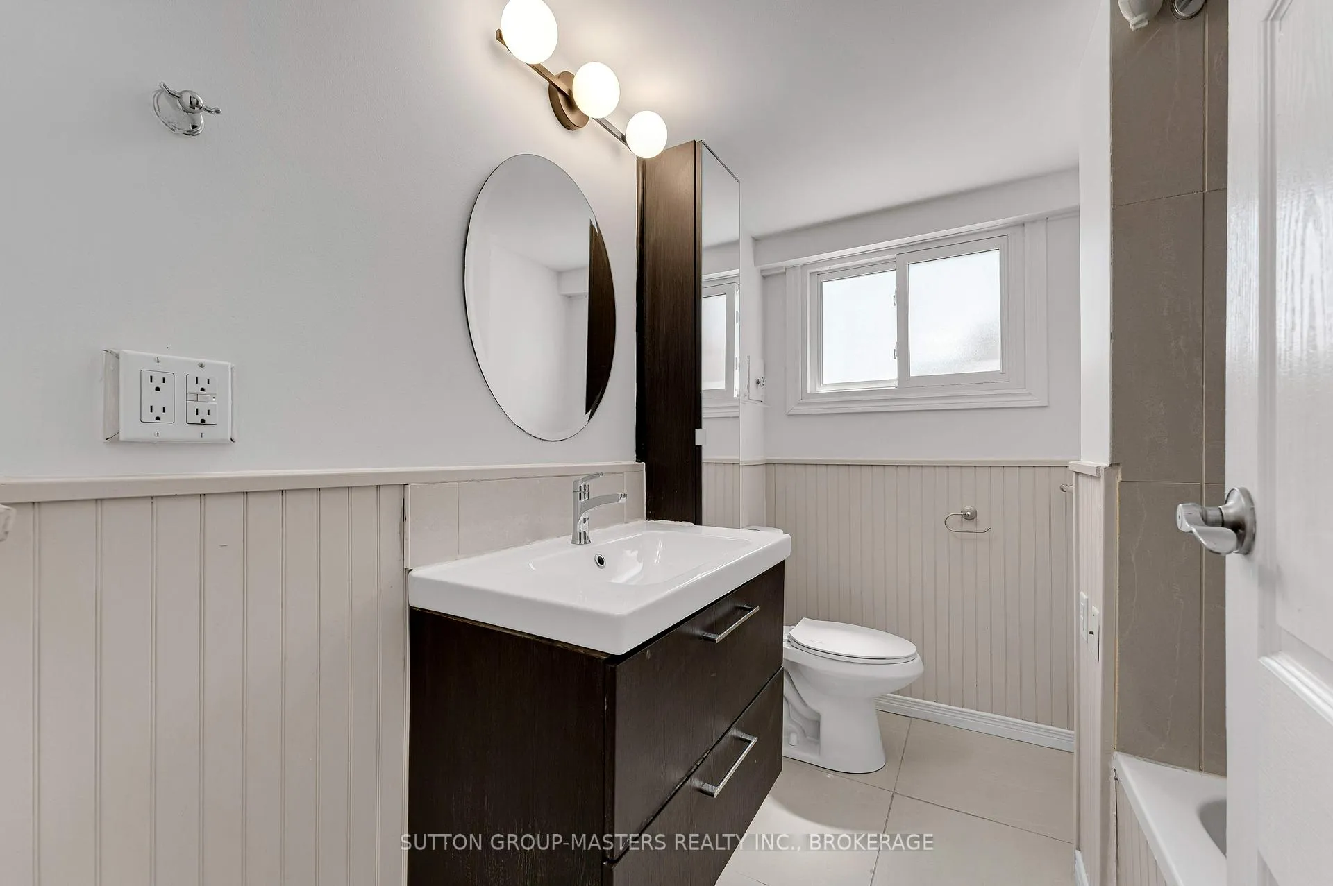 Photo 38 of 215 Yonge Street, Kingston, Central City West — HOMEH