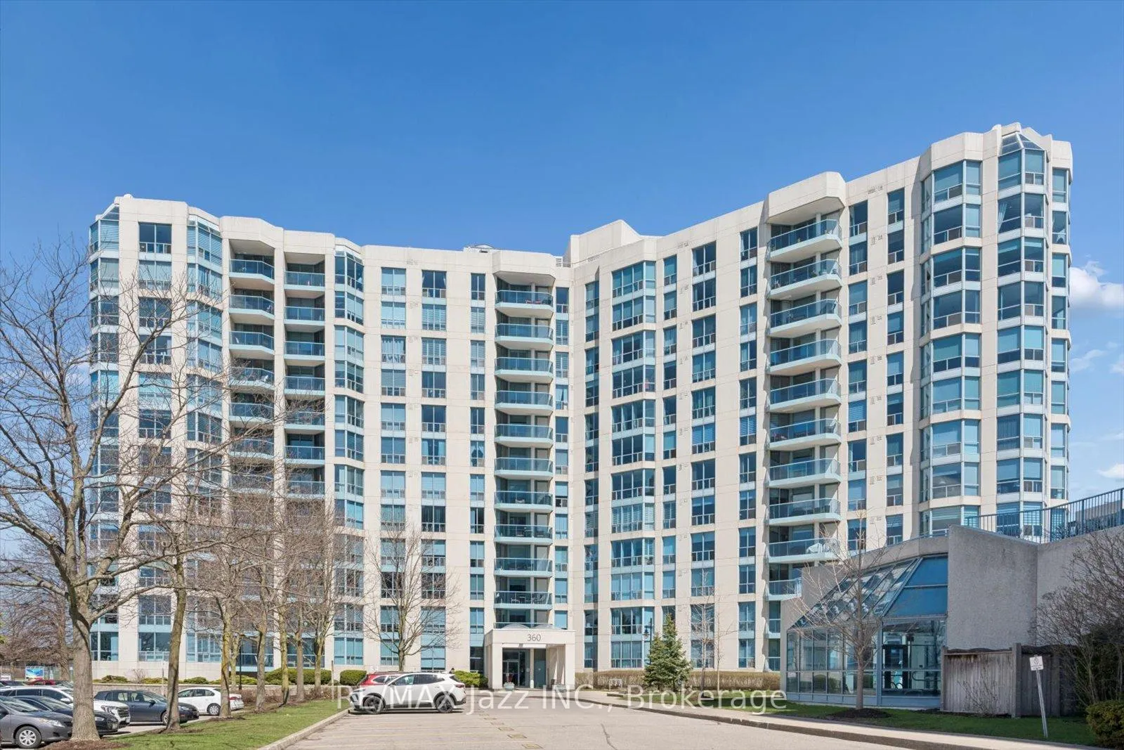 Front of Unit 1112, 360 Watson Street W