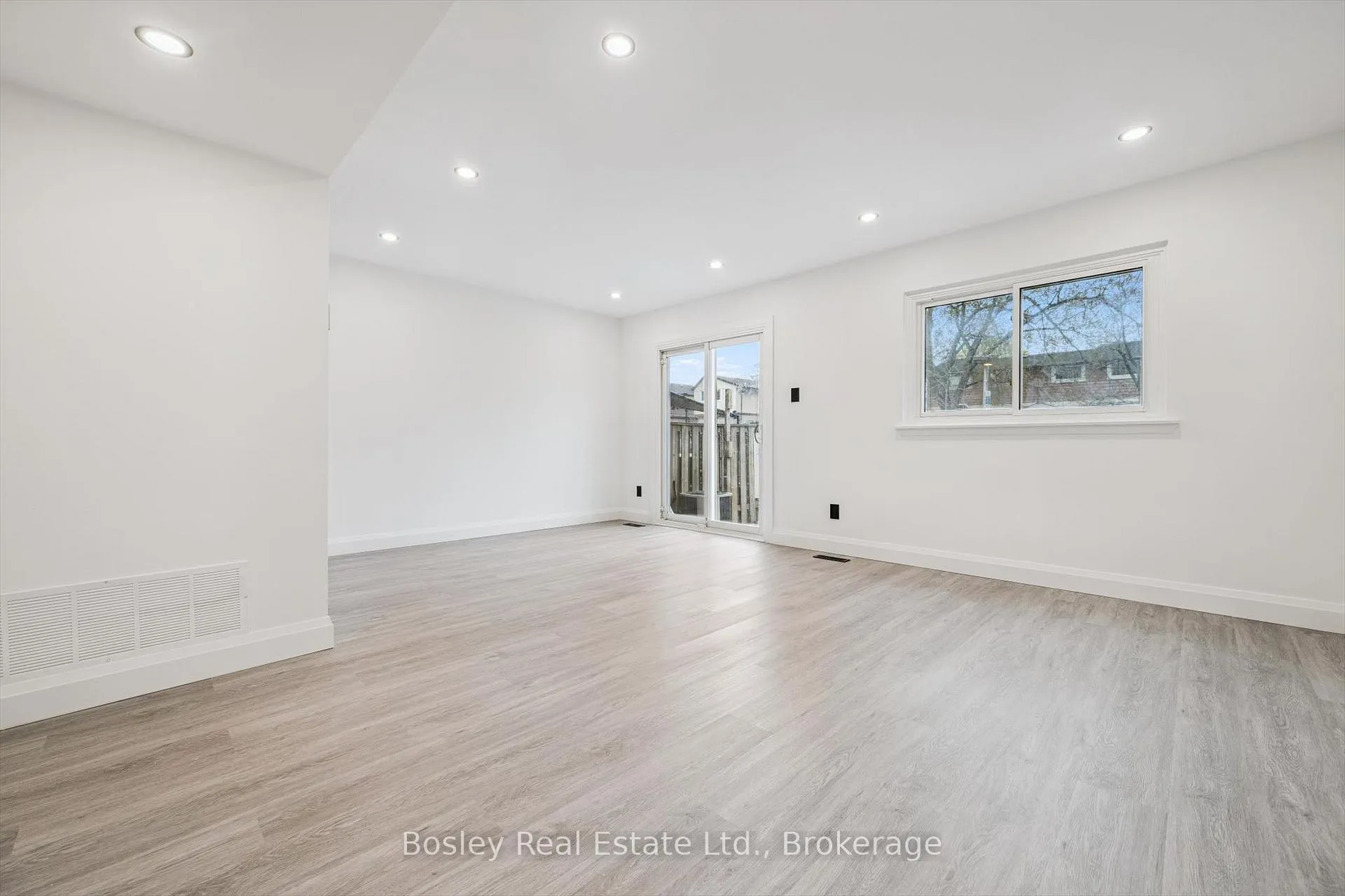 Photo 15 of Unit 49, 900 Central Park Drive, Brampton, Northgate — HOMEH