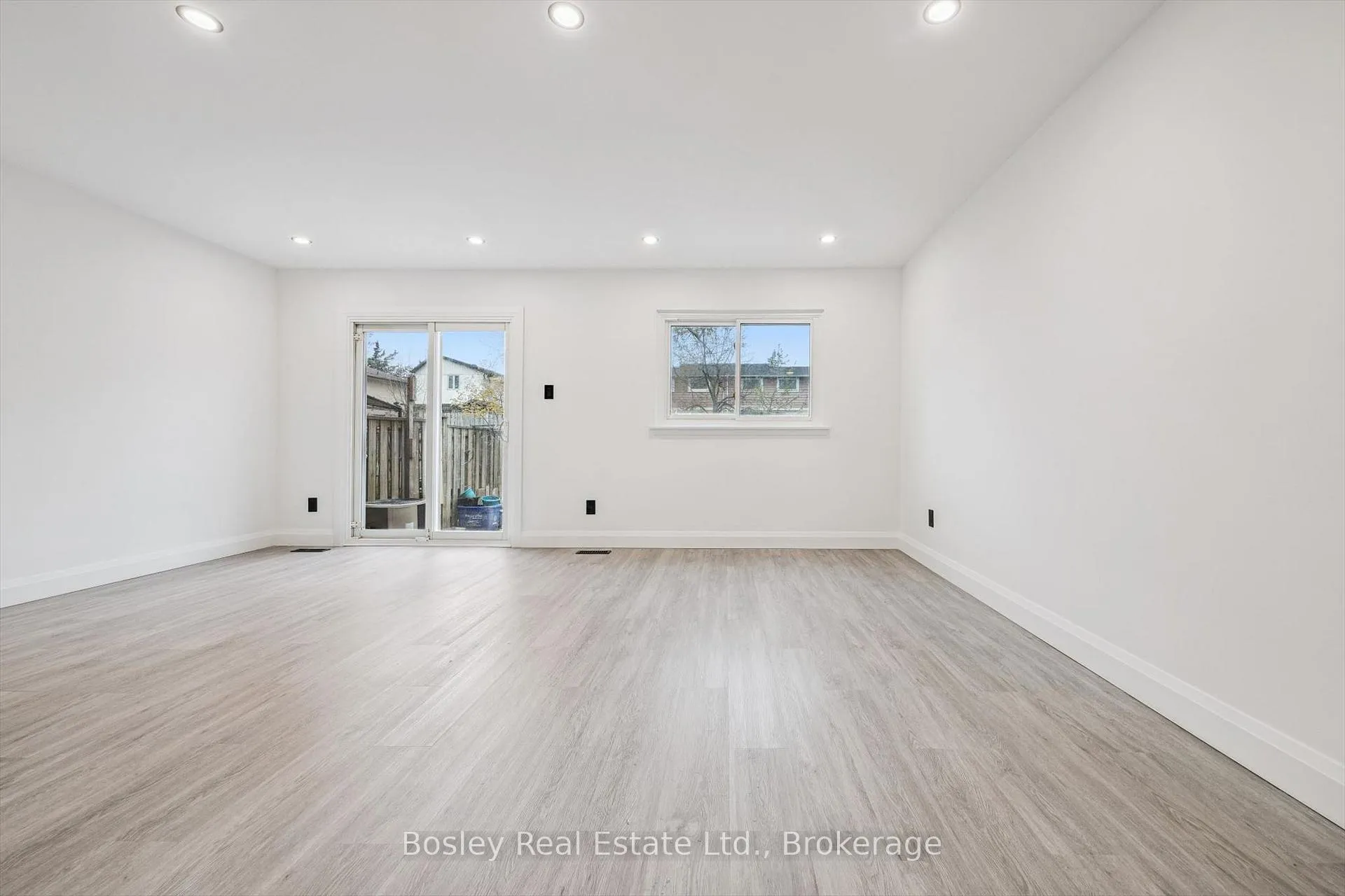 Photo 16 of Unit 49, 900 Central Park Drive, Brampton, Northgate — HOMEH