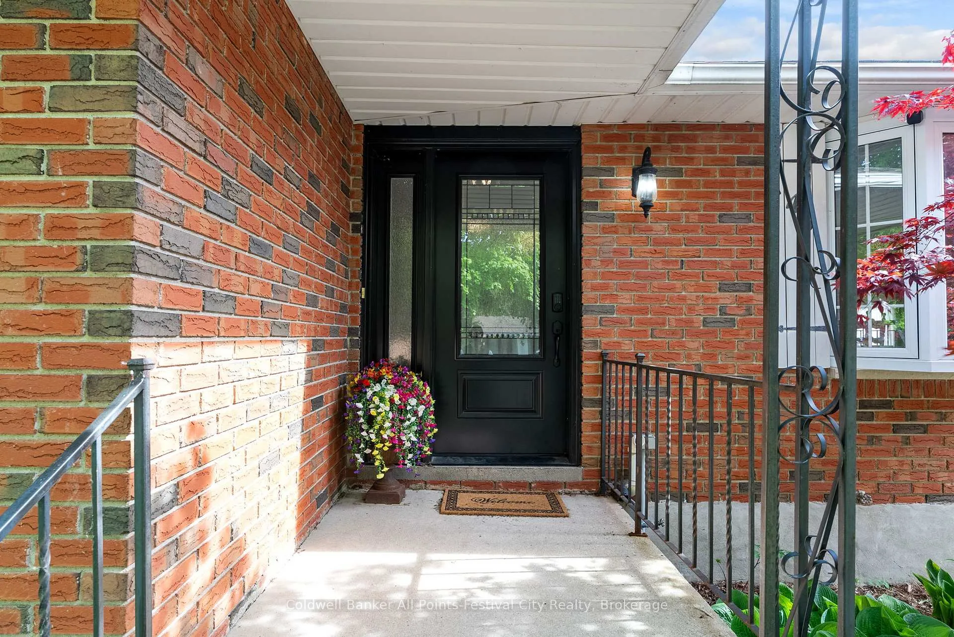 Photo 3 of 145 Suncoast Drive W, Goderich, Goderich (Town) — HOMEH