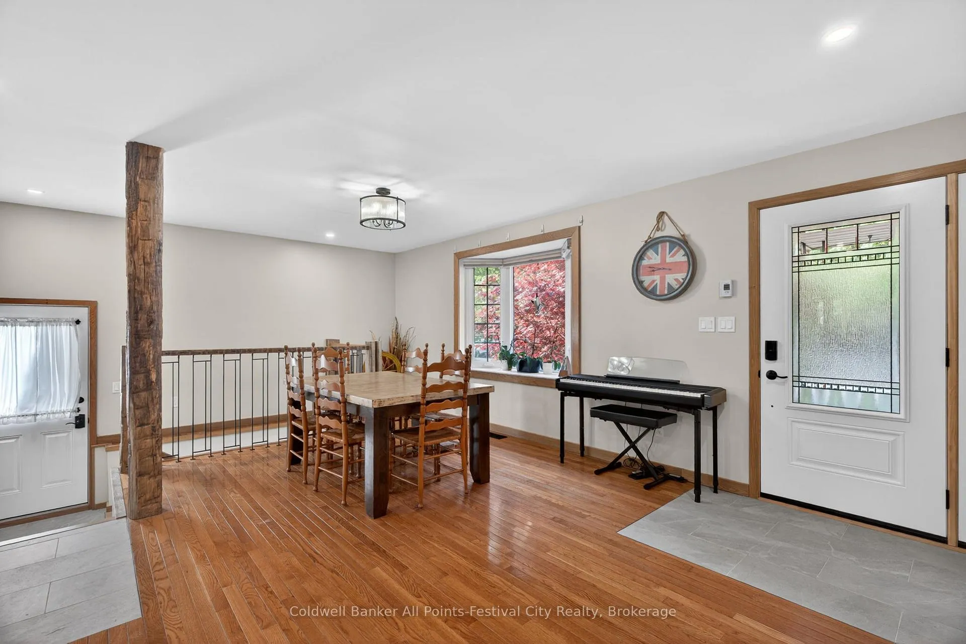 Photo 5 of 145 Suncoast Drive W, Goderich, Goderich (Town) — HOMEH