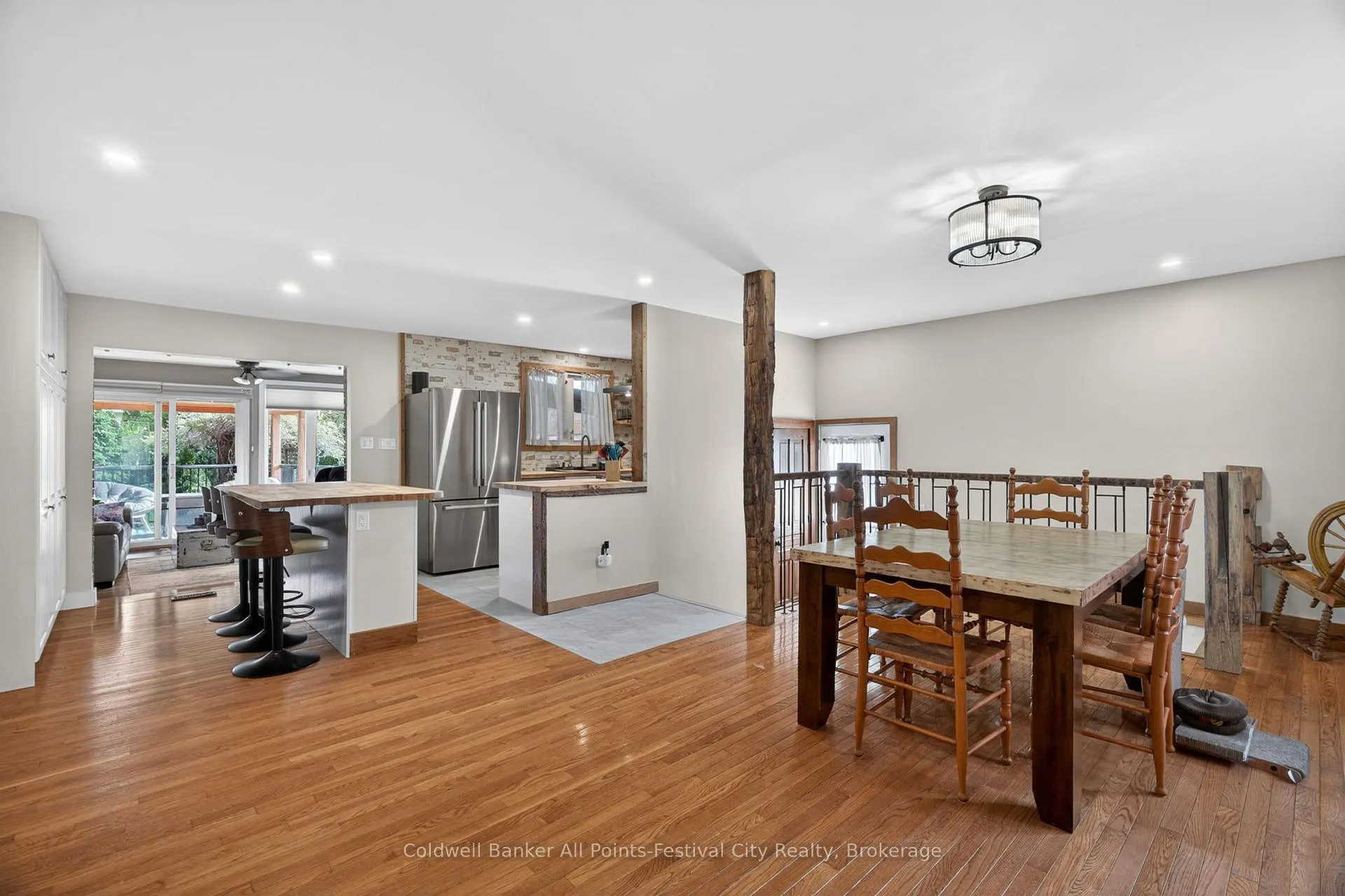 Photo 6 of 145 Suncoast Drive W, Goderich, Goderich (Town) — HOMEH