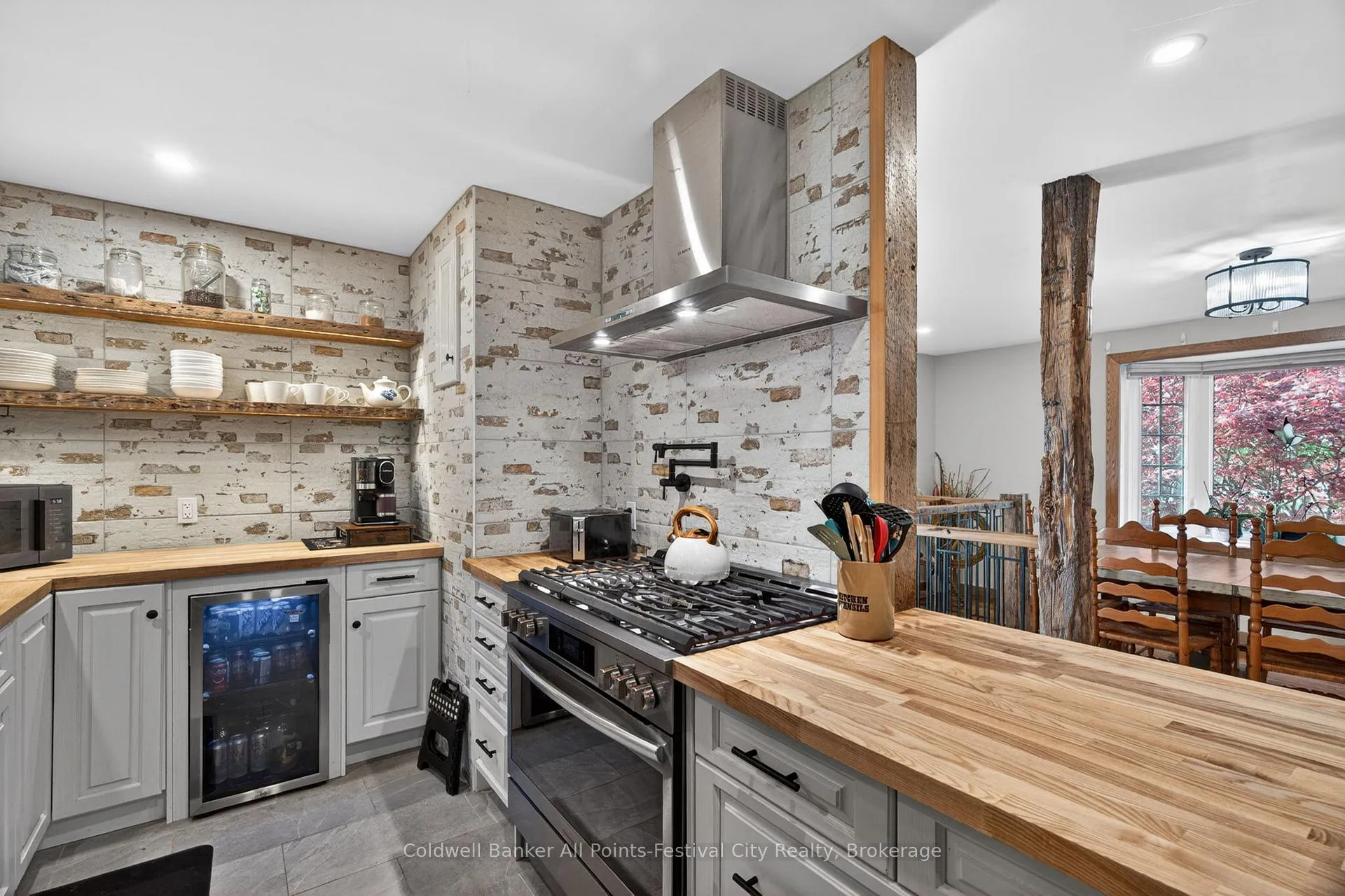 Photo 10 of 145 Suncoast Drive W, Goderich, Goderich (Town) — HOMEH