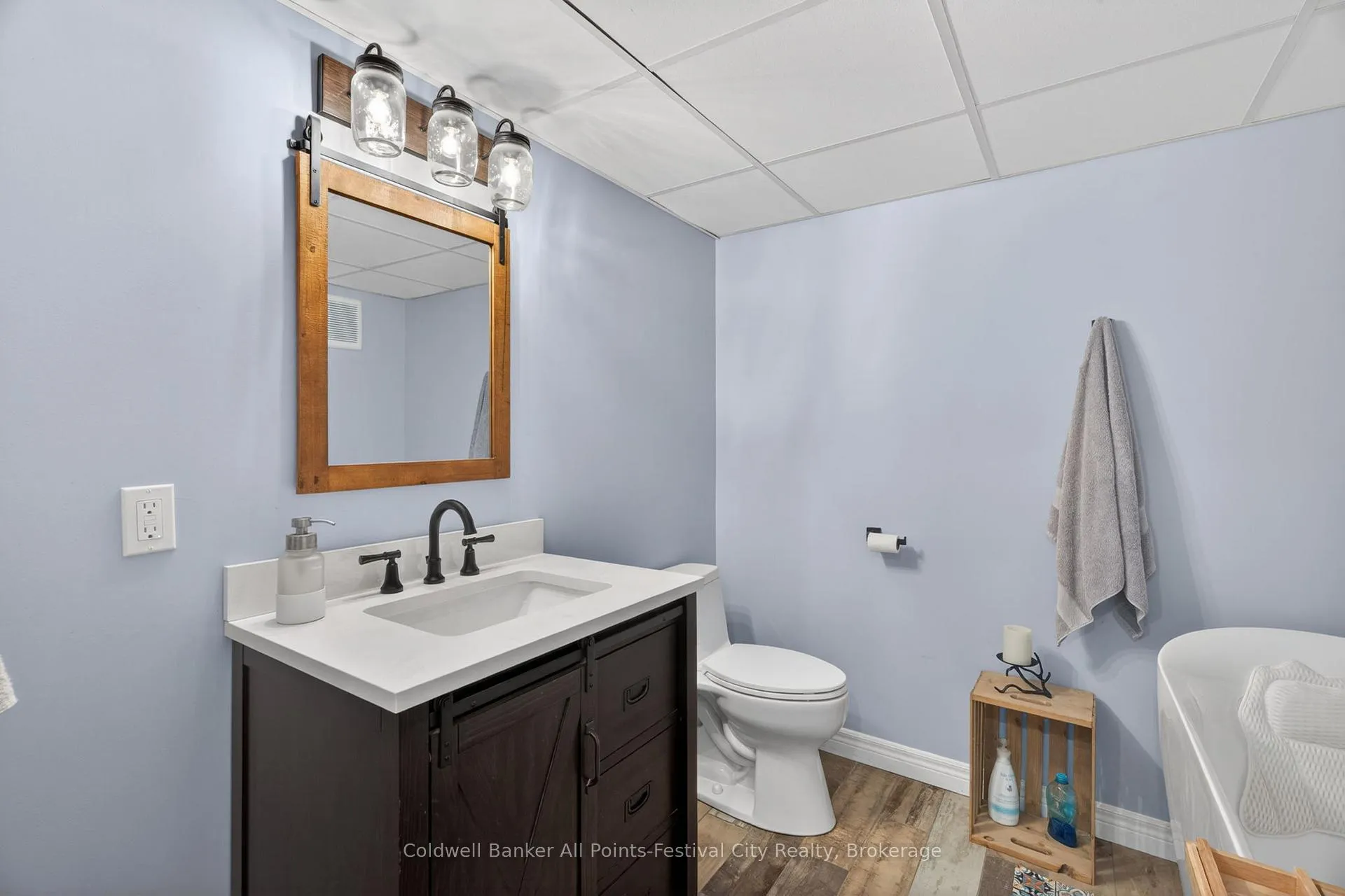 Photo 32 of 145 Suncoast Drive W, Goderich, Goderich (Town) — HOMEH