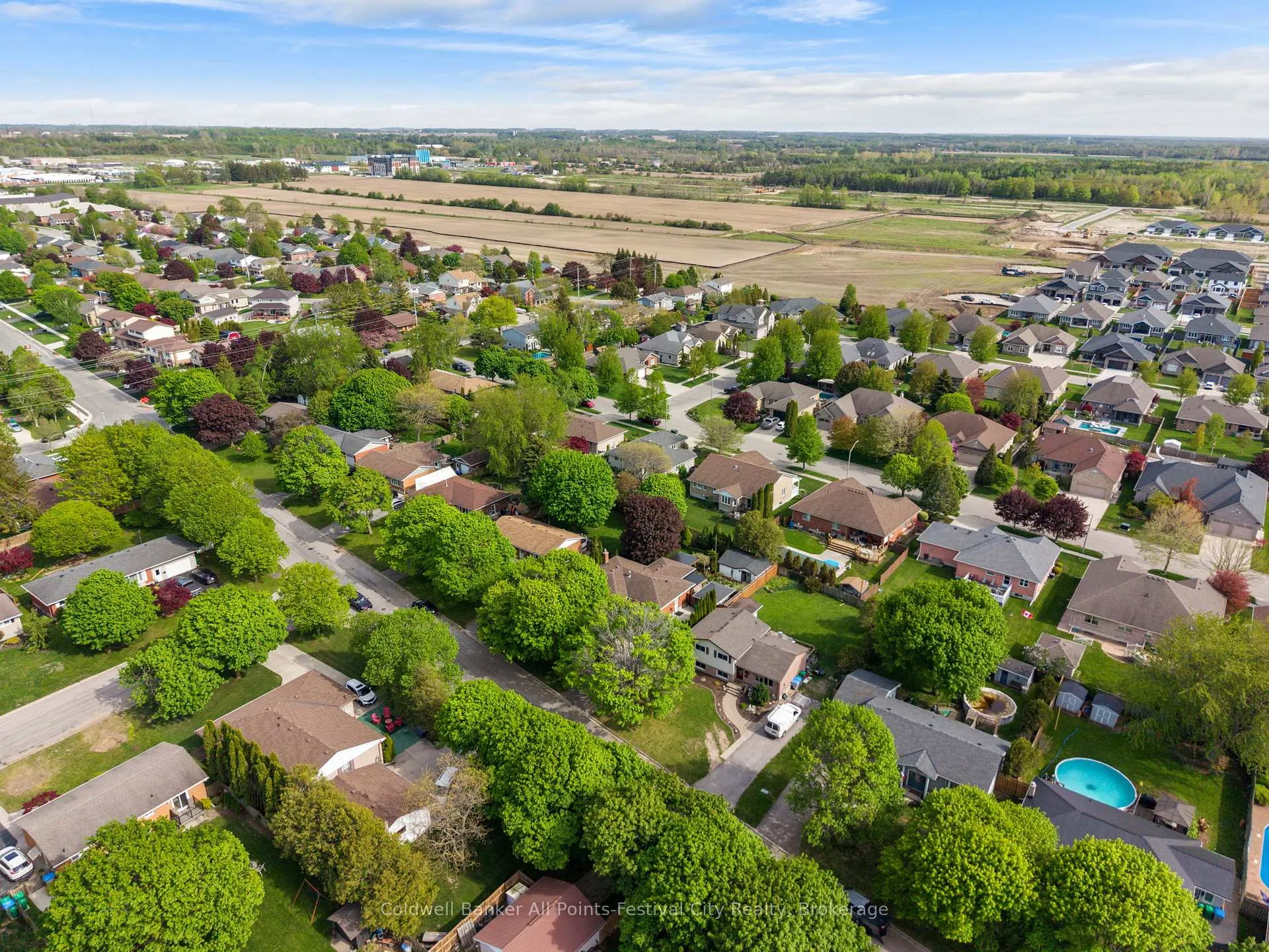Photo 49 of 145 Suncoast Drive W, Goderich, Goderich (Town) — HOMEH