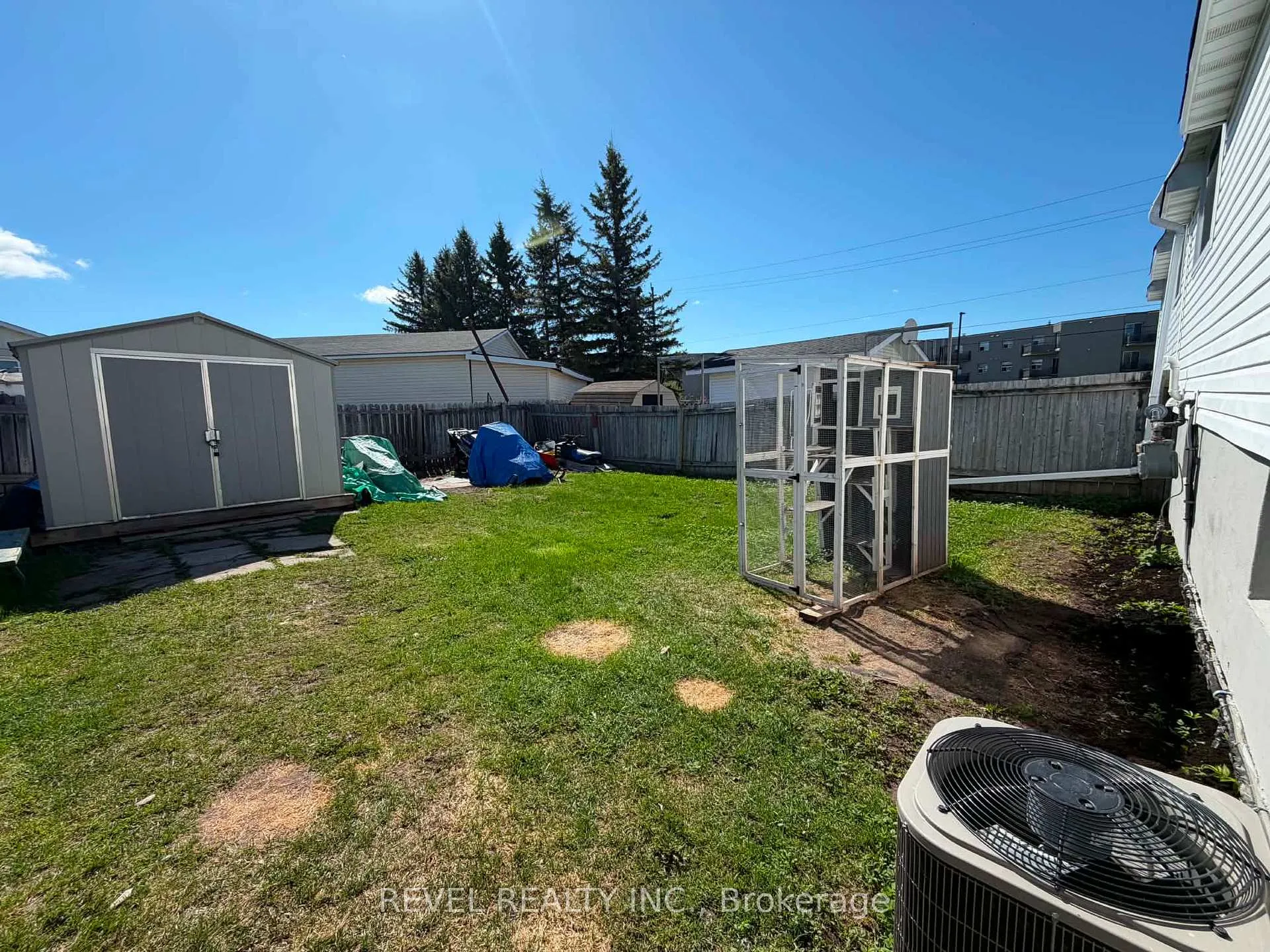 Photo 2 of 894 Suzanne Street, Timmins, TNW - Riverpark — HOMEH