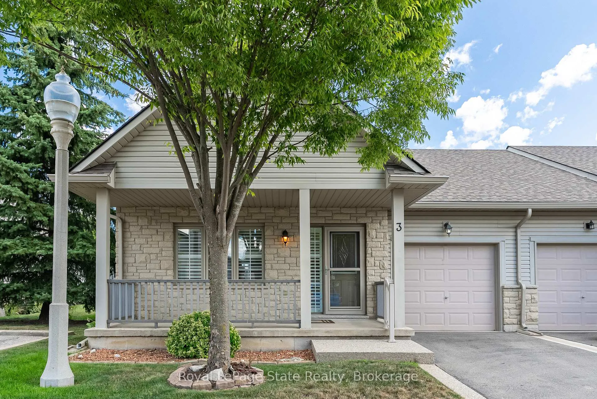 Photo 2 of Unit 3, 34 Southbrook Drive, Hamilton, Binbrook — HOMEH