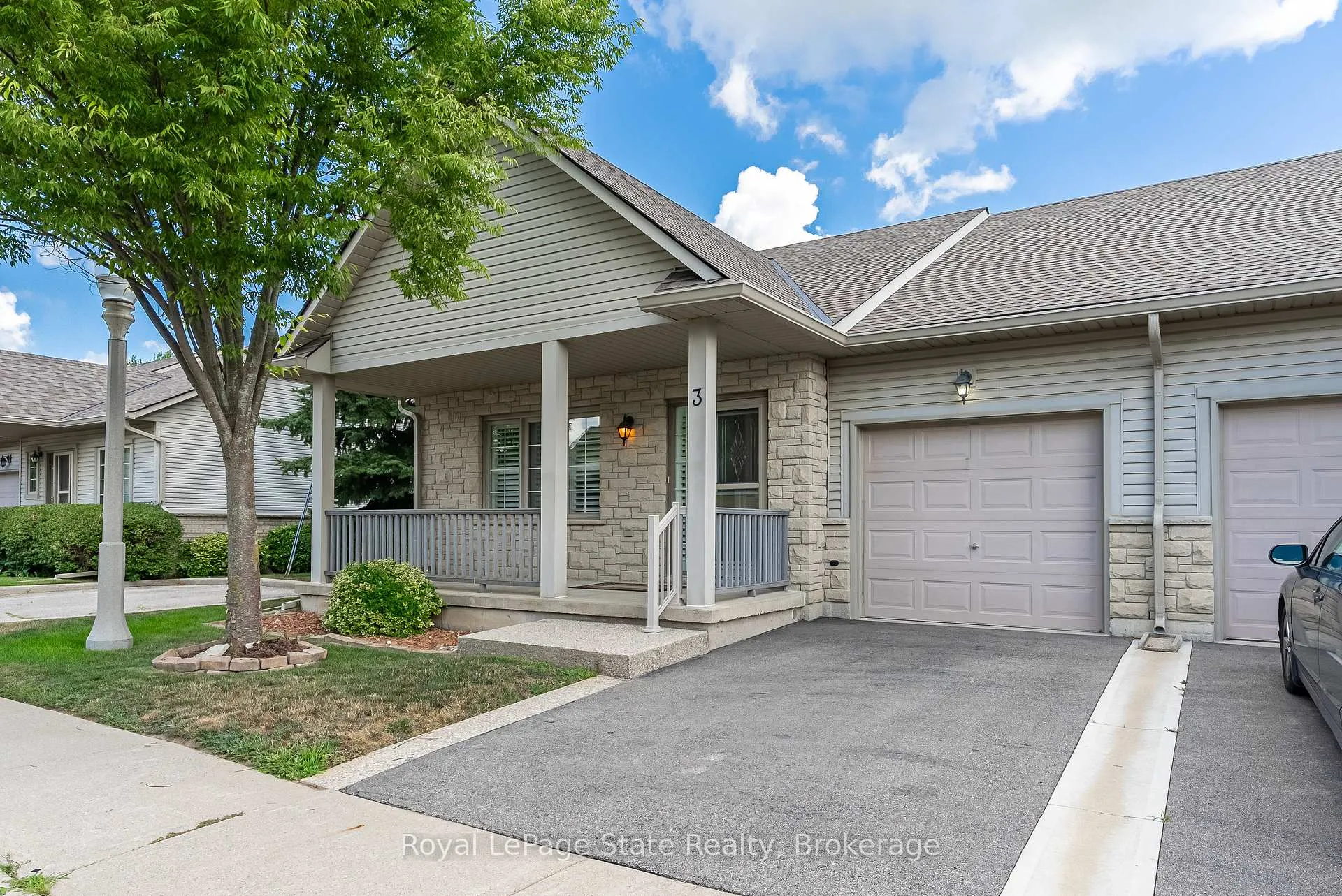 Photo 3 of Unit 3, 34 Southbrook Drive, Hamilton, Binbrook — HOMEH