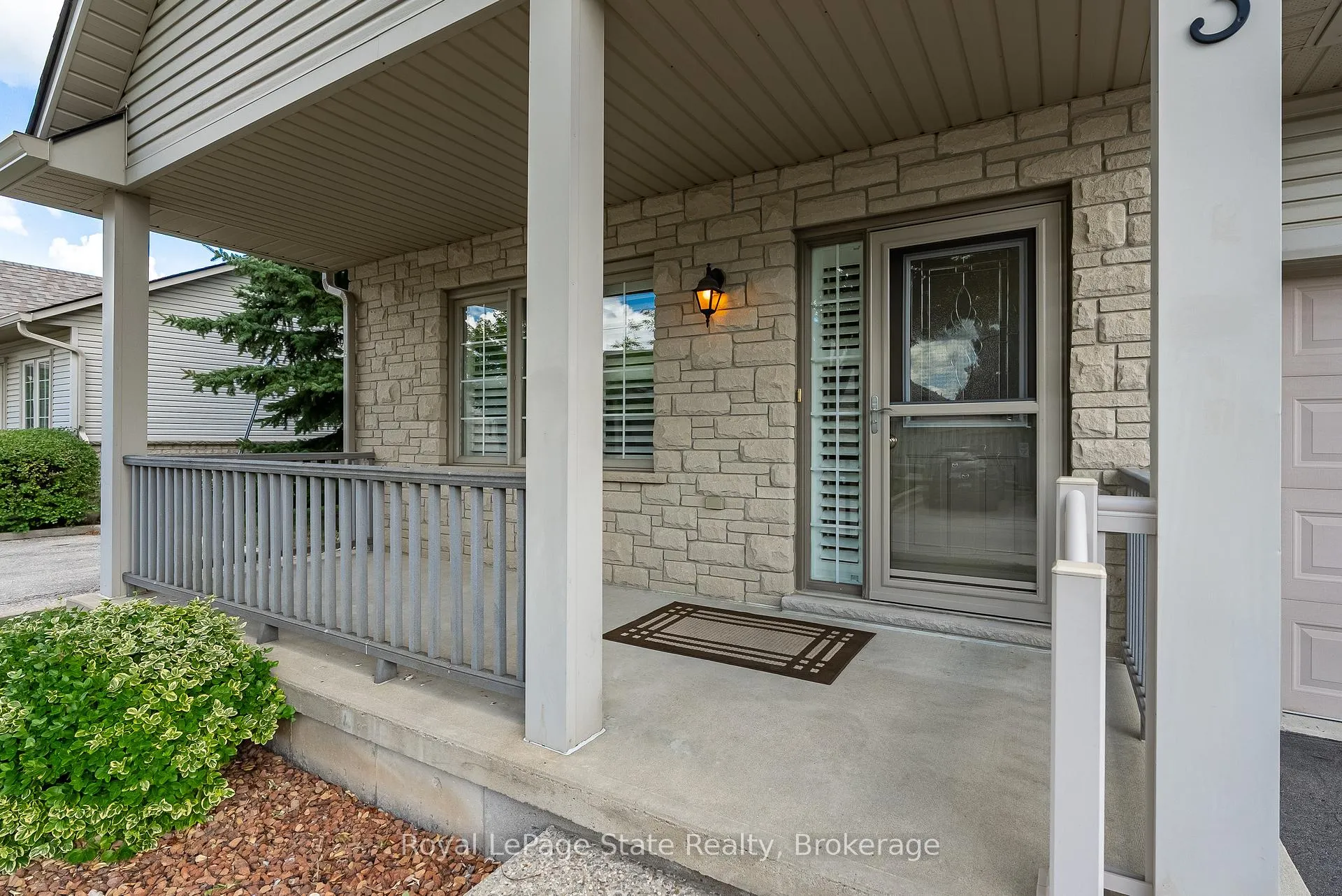 Photo 4 of Unit 3, 34 Southbrook Drive, Hamilton, Binbrook — HOMEH