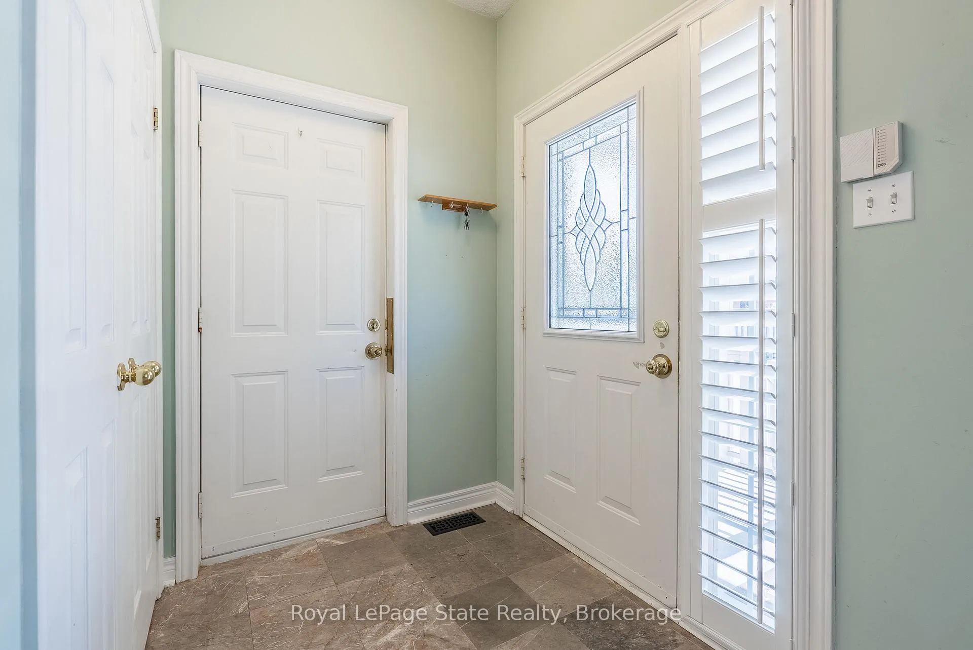 Photo 5 of Unit 3, 34 Southbrook Drive, Hamilton, Binbrook — HOMEH
