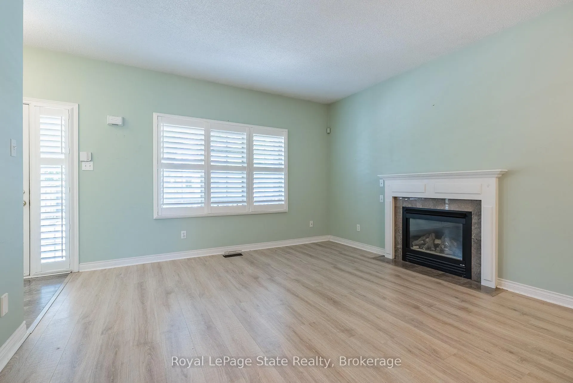 Photo 6 of Unit 3, 34 Southbrook Drive, Hamilton, Binbrook — HOMEH