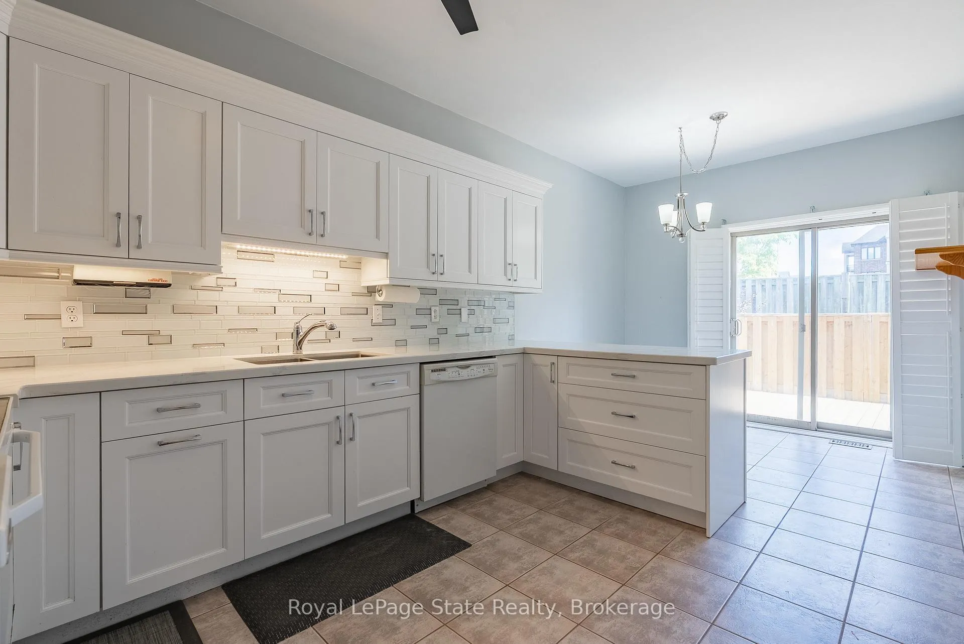 Photo 13 of Unit 3, 34 Southbrook Drive, Hamilton, Binbrook — HOMEH